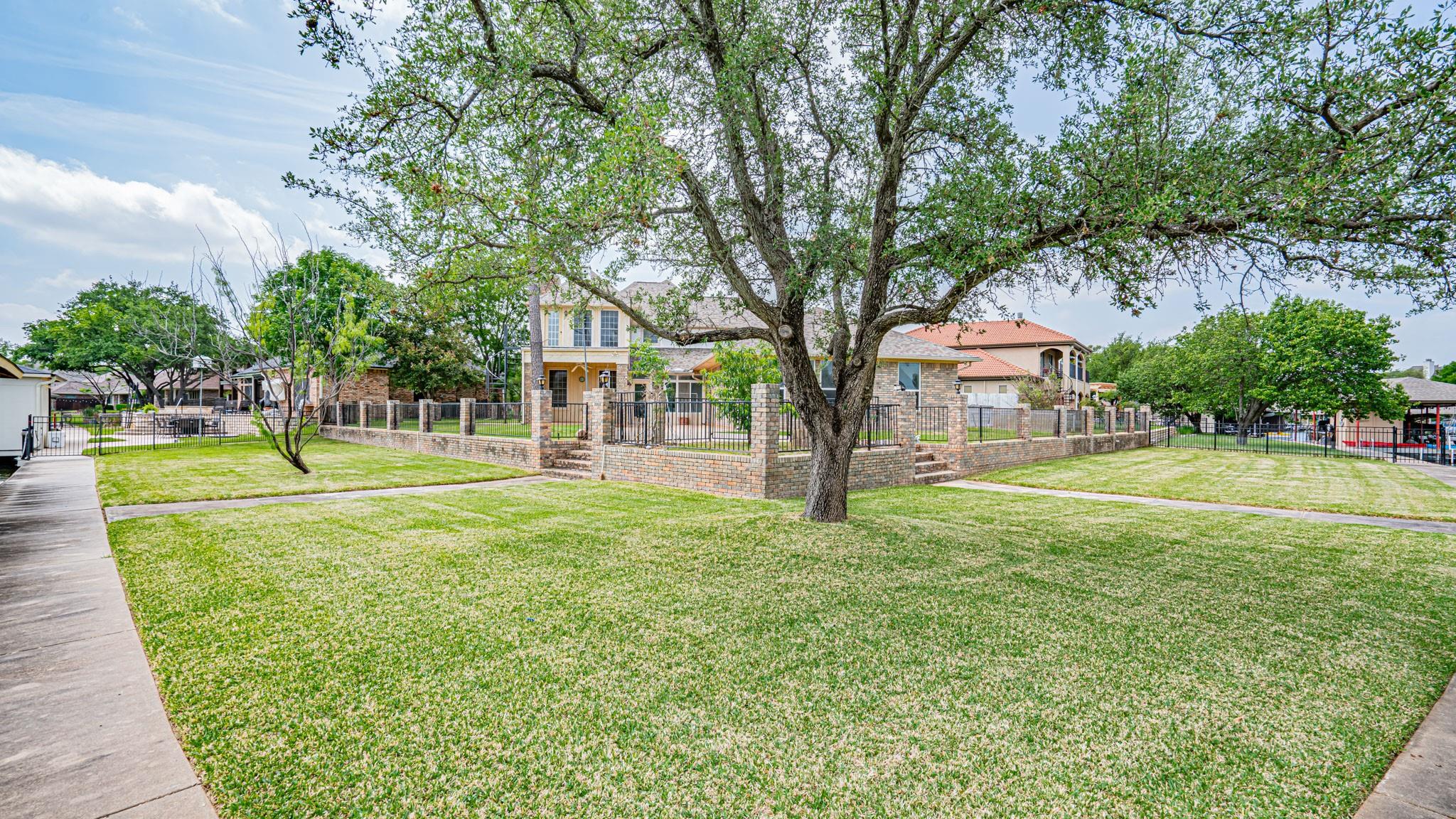main property photo 37