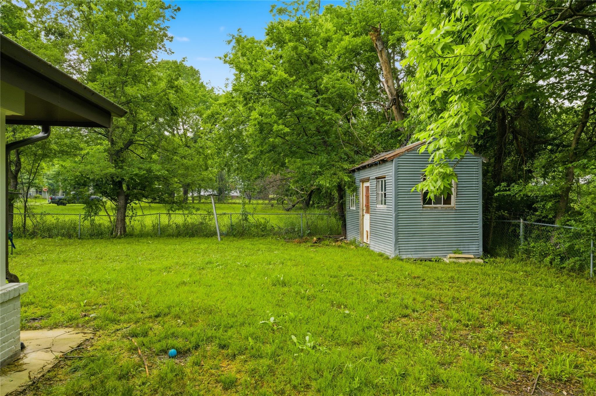 main property photo 20