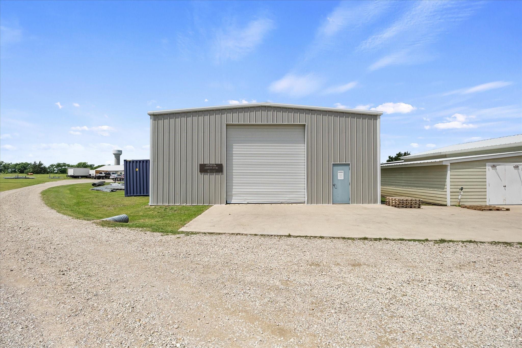 main property photo 12
