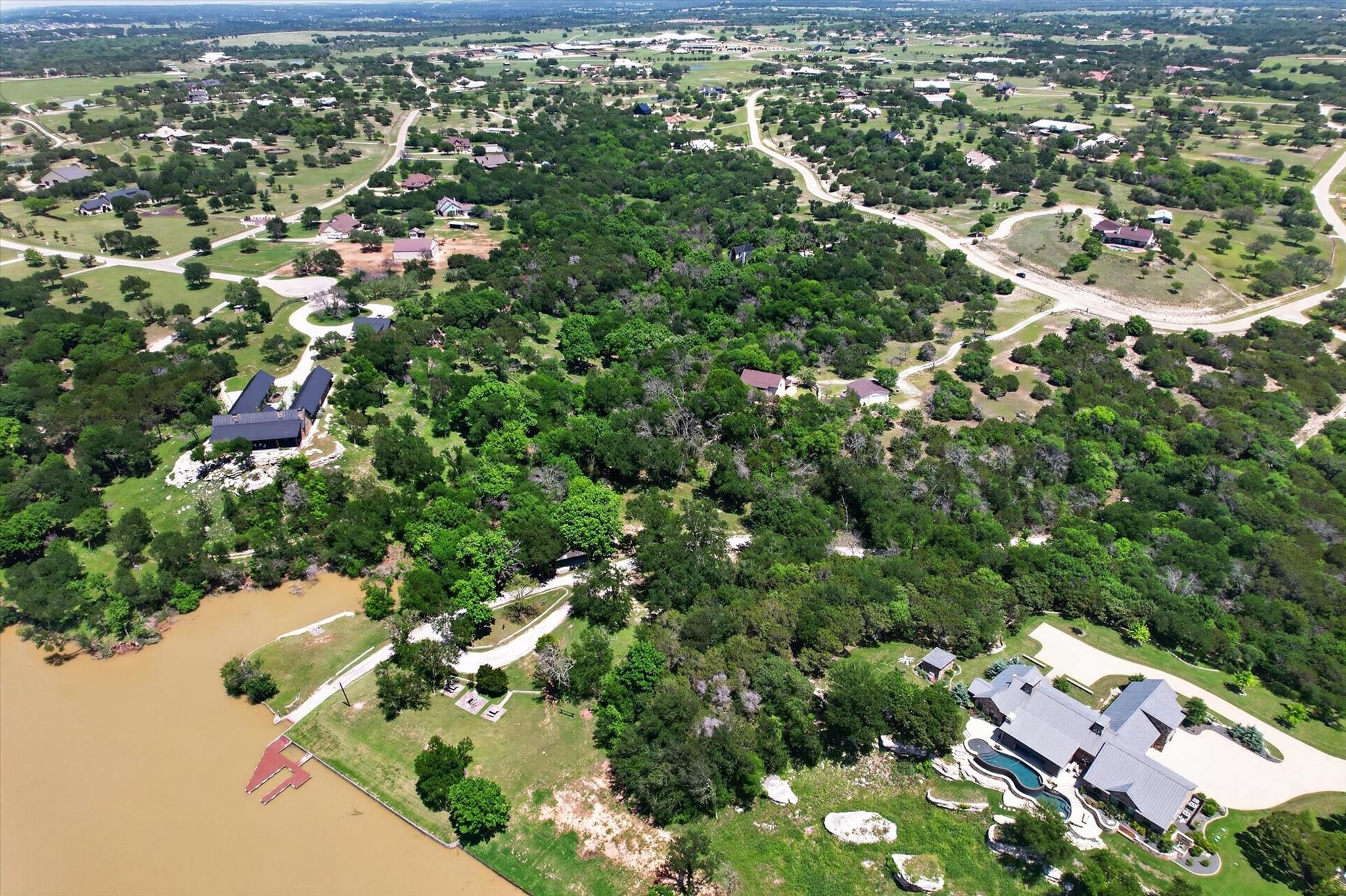 main property photo 13