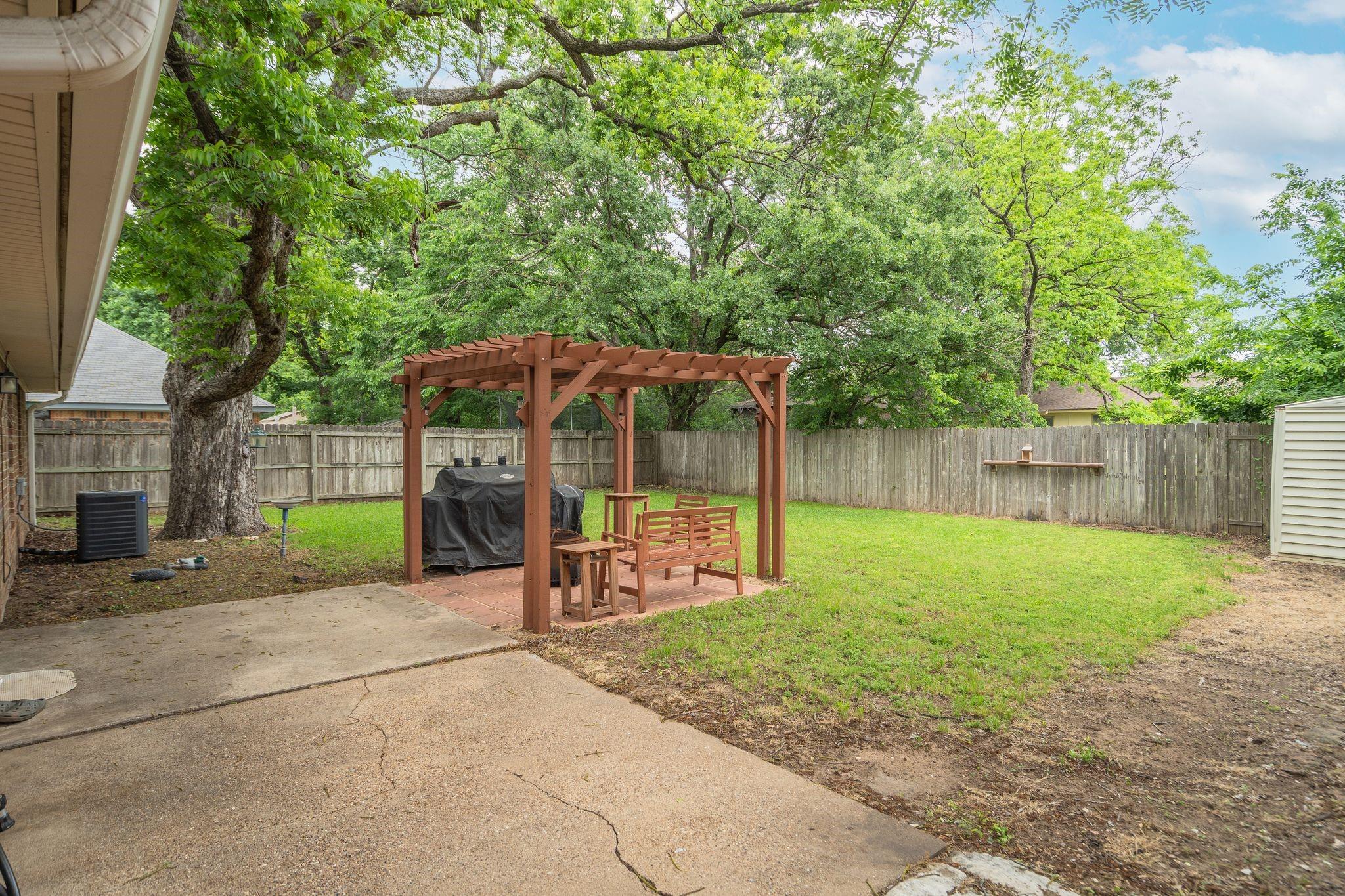 main property photo 18