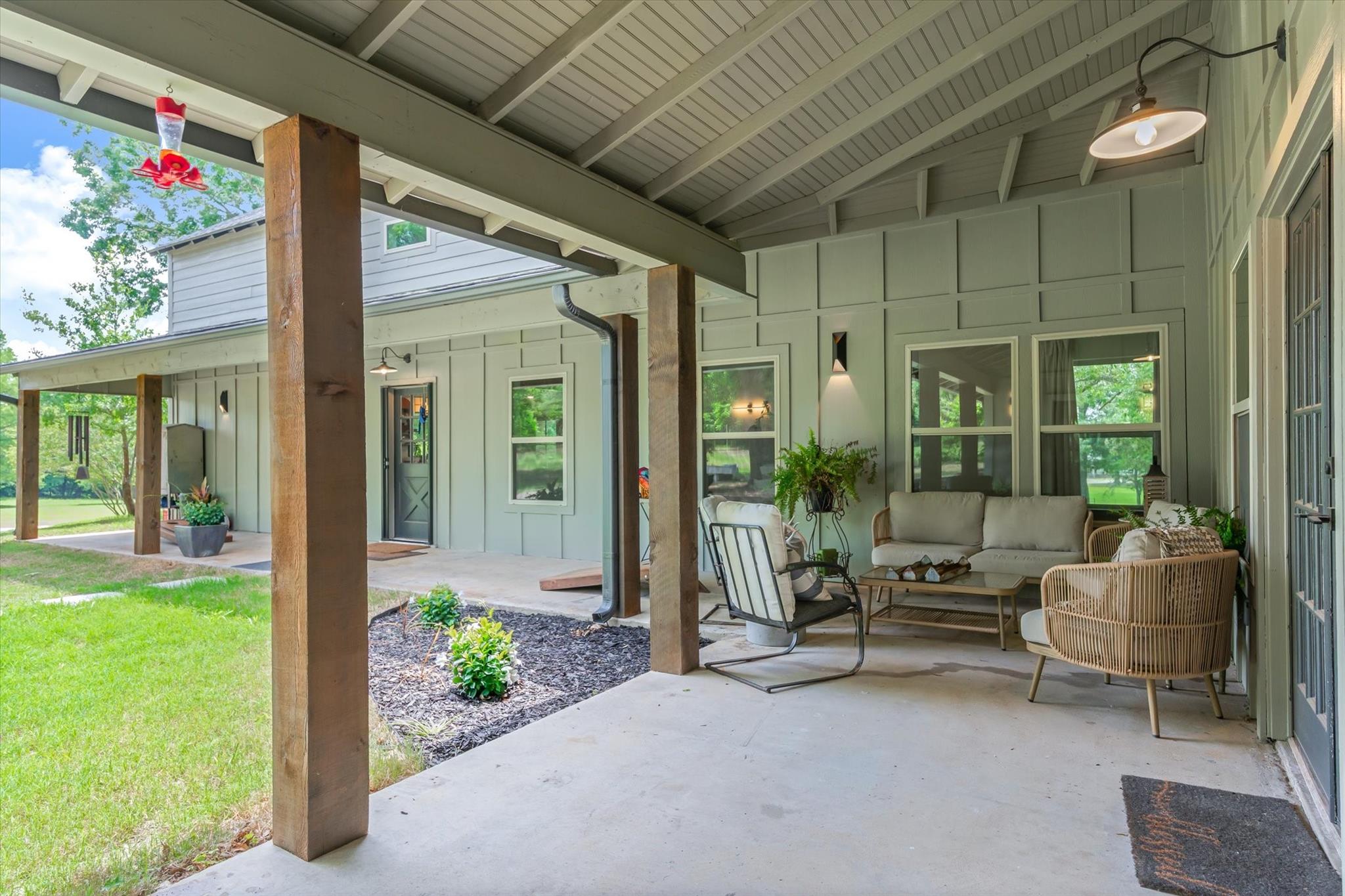 main property photo 28