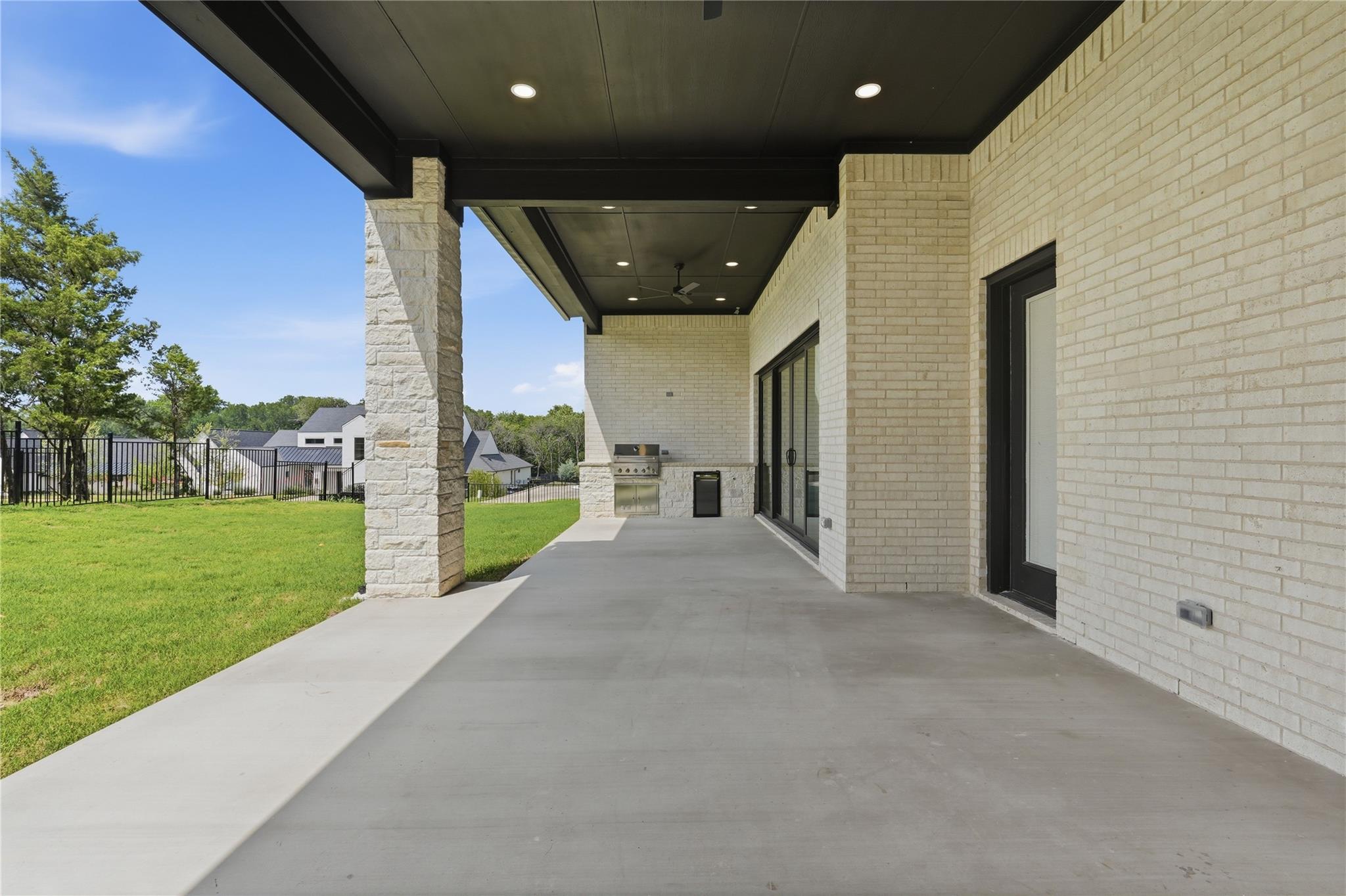 main property photo 38
