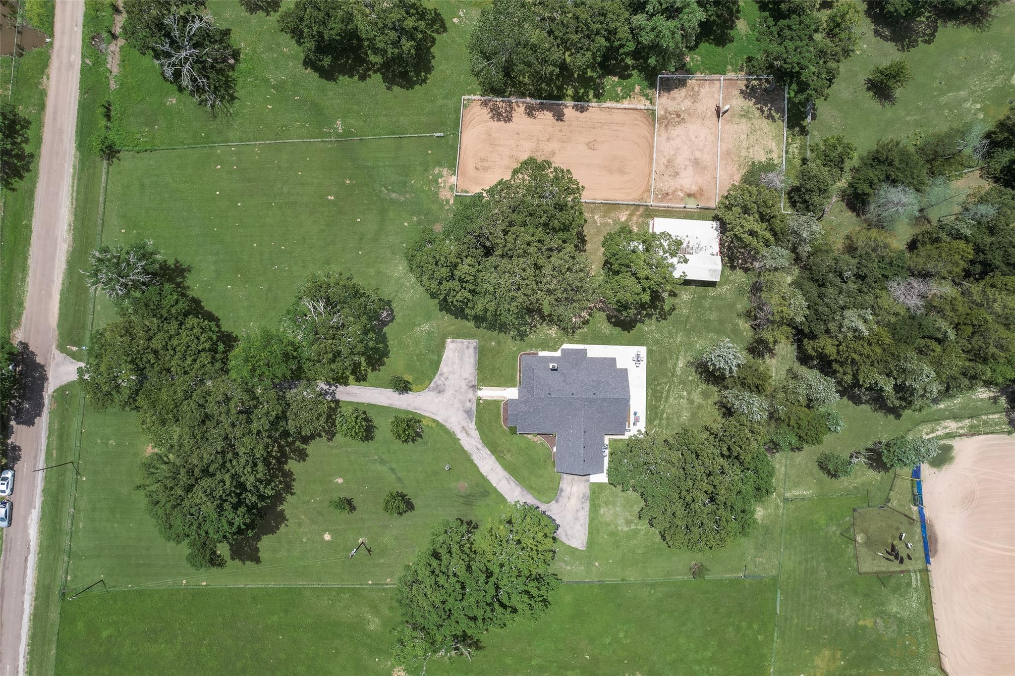 main property photo 10