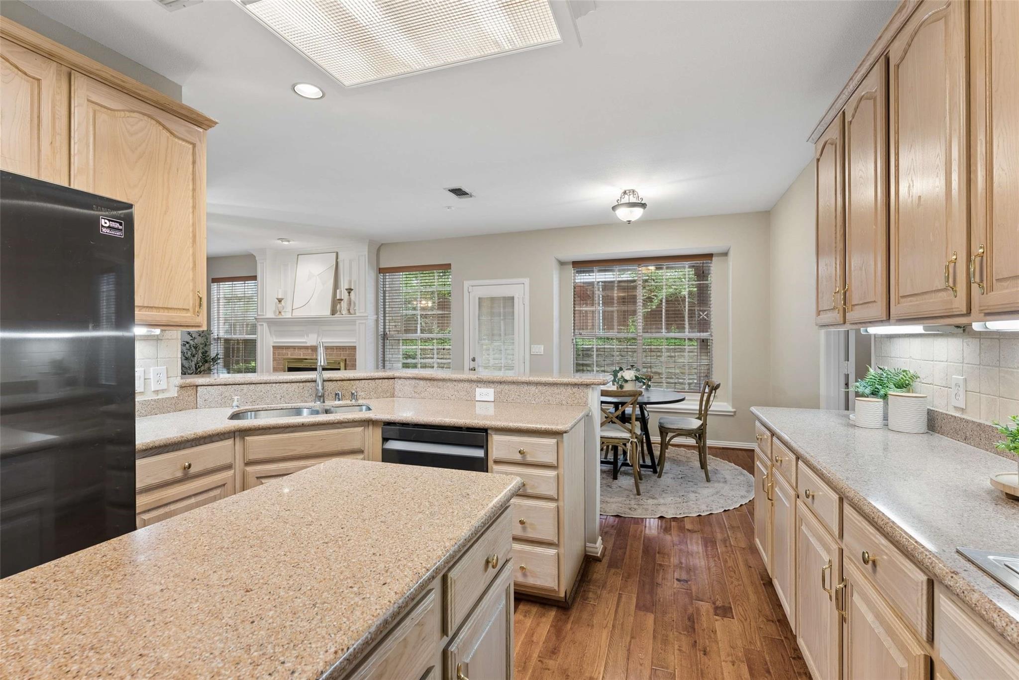 main property photo 5