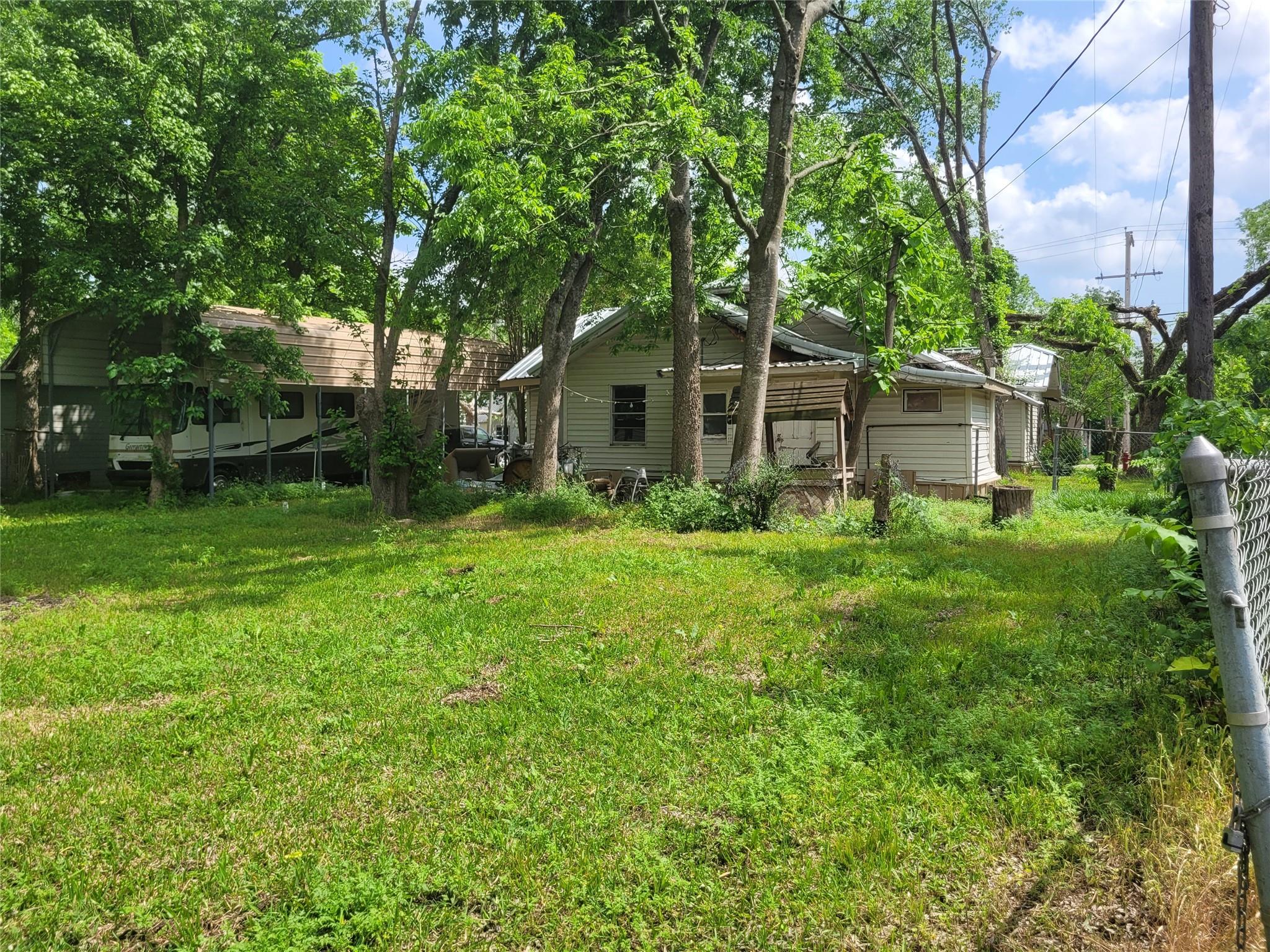main property photo 8