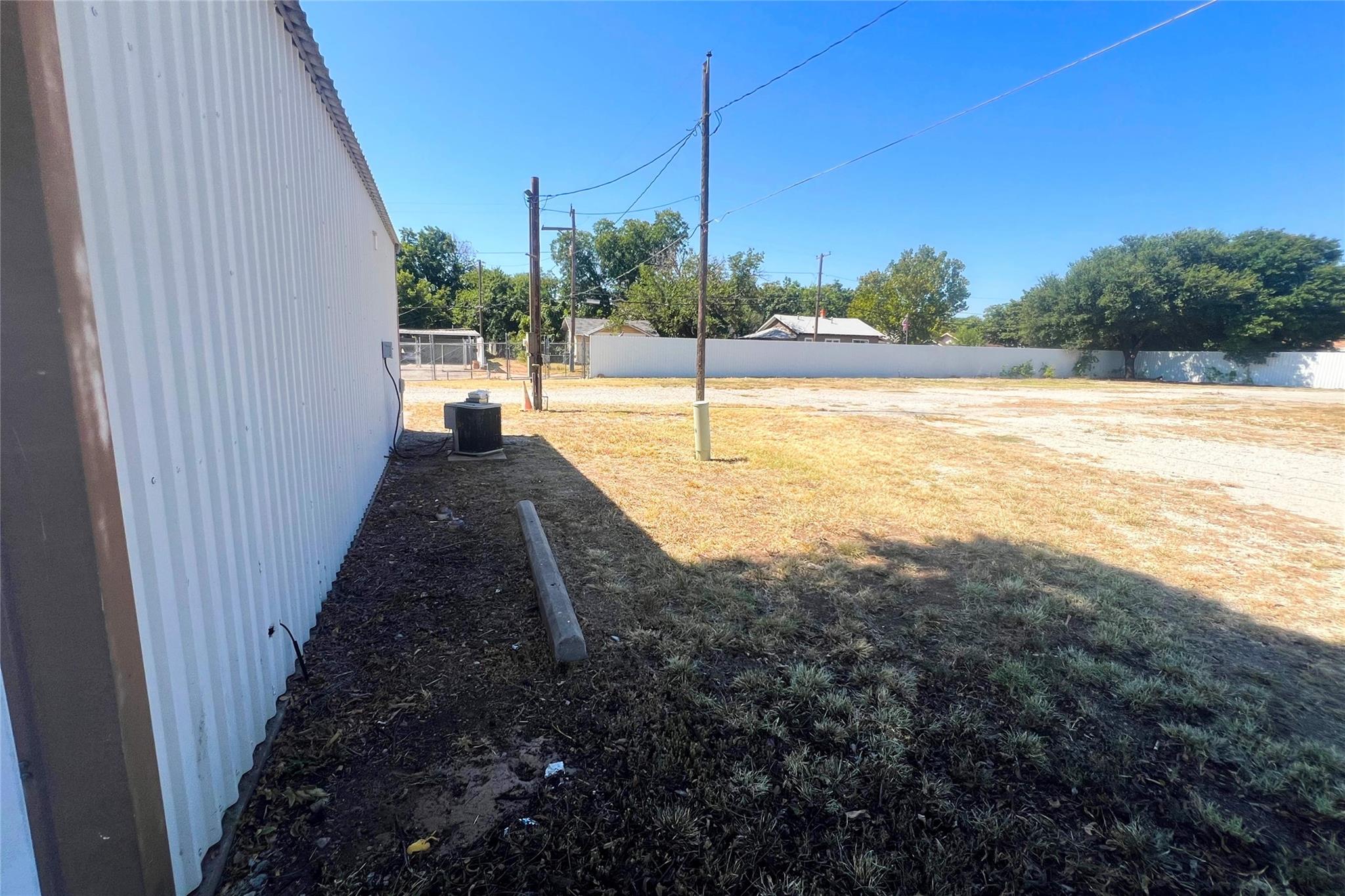 main property photo 11