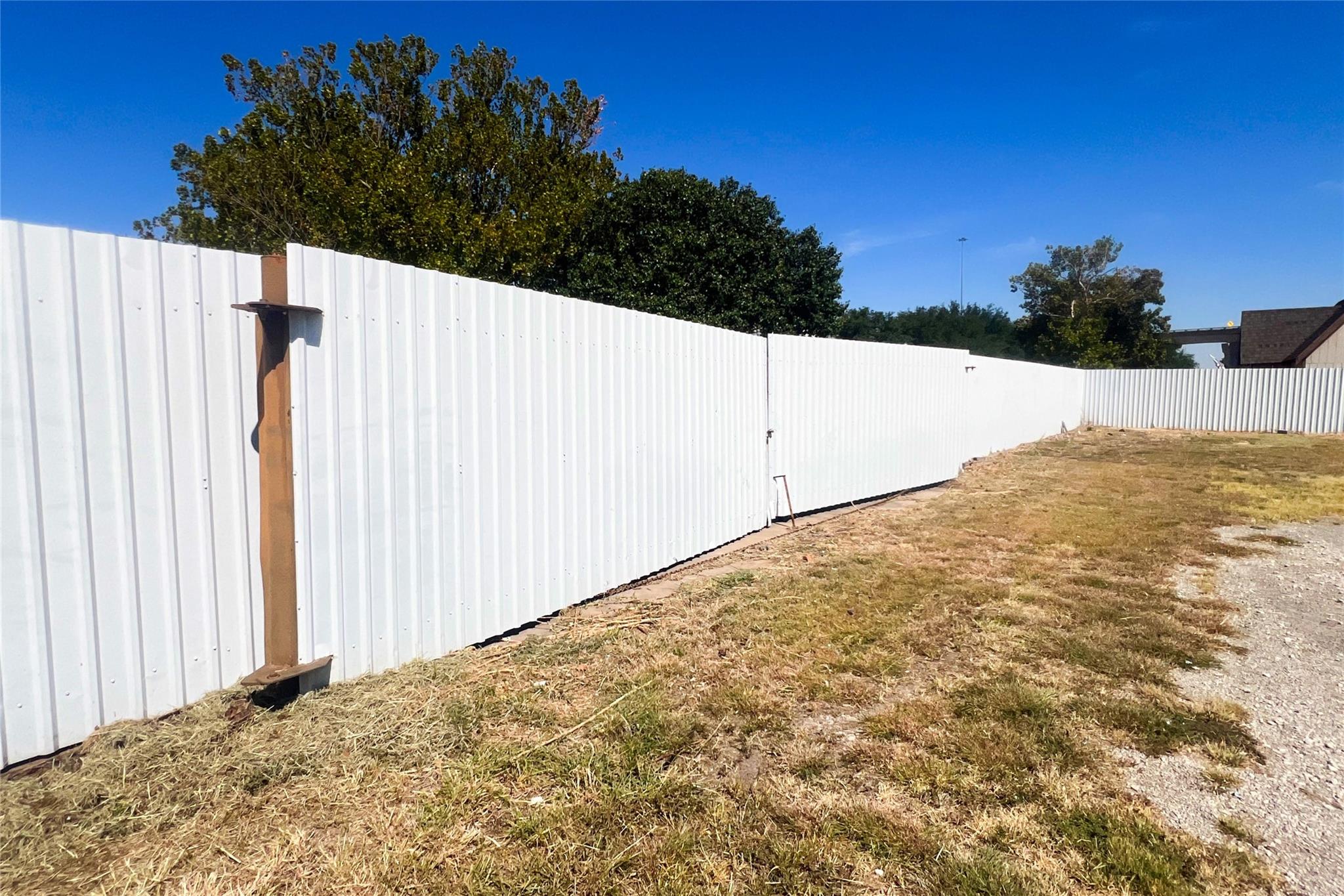 main property photo 20
