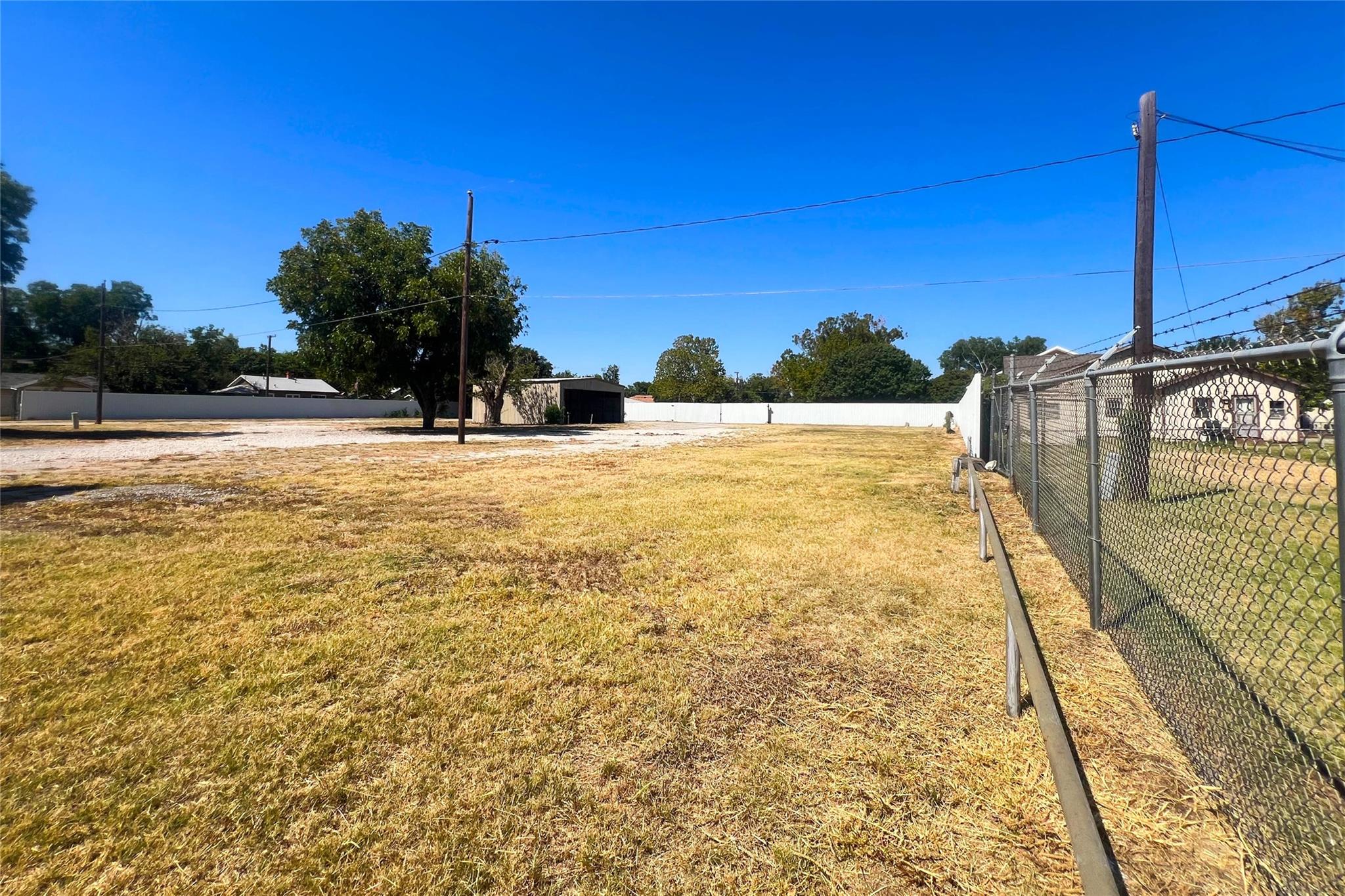 main property photo 25