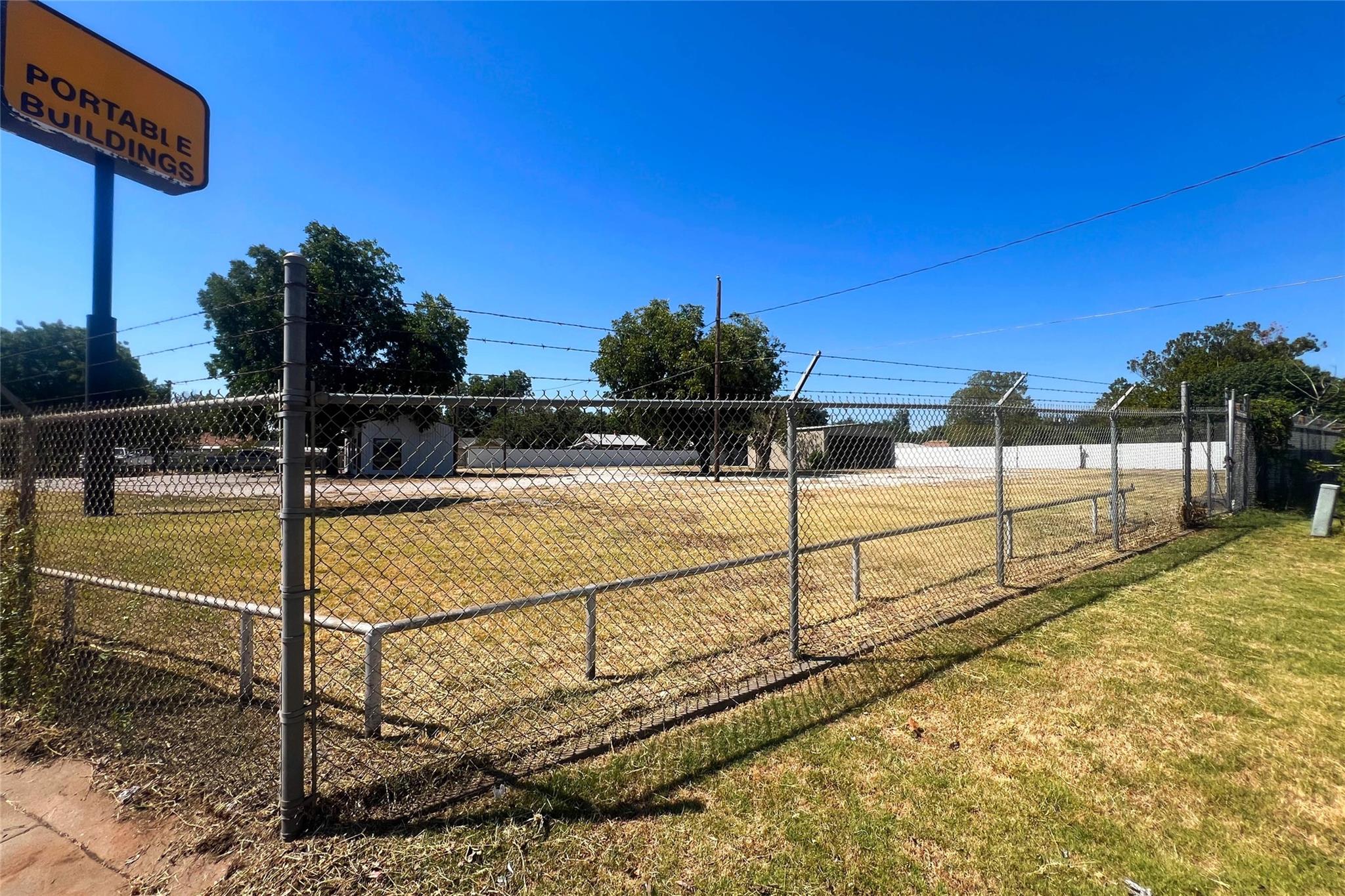 main property photo 29