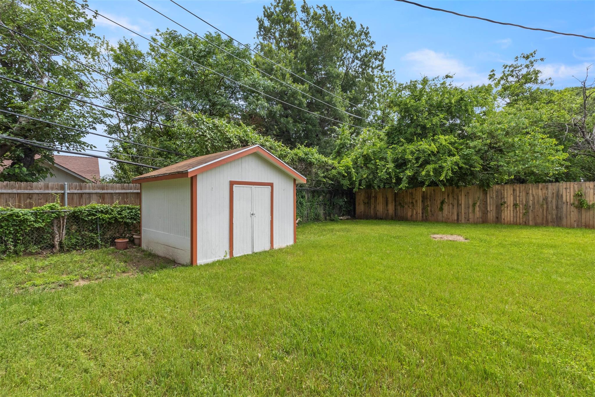 main property photo 28
