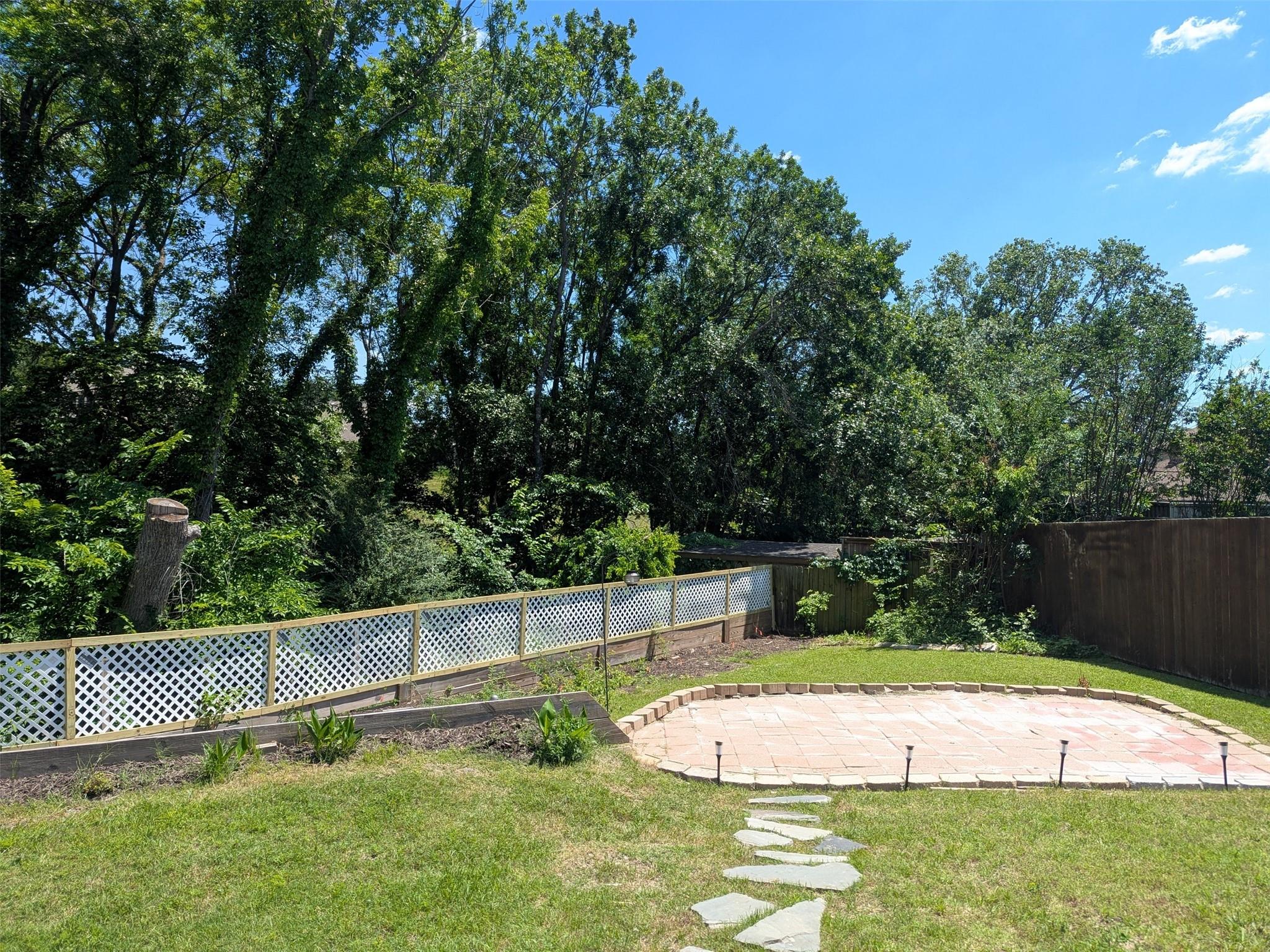 main property photo 24