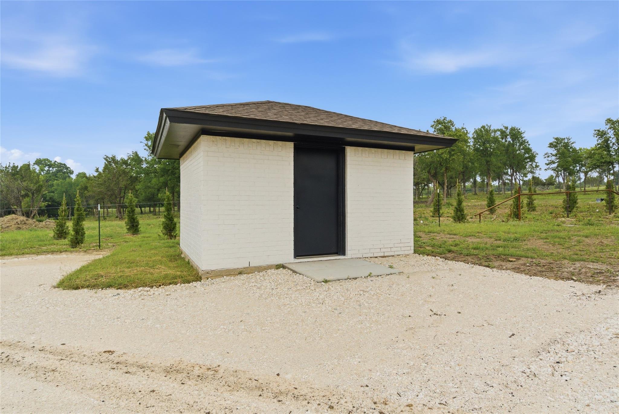 main property photo 31