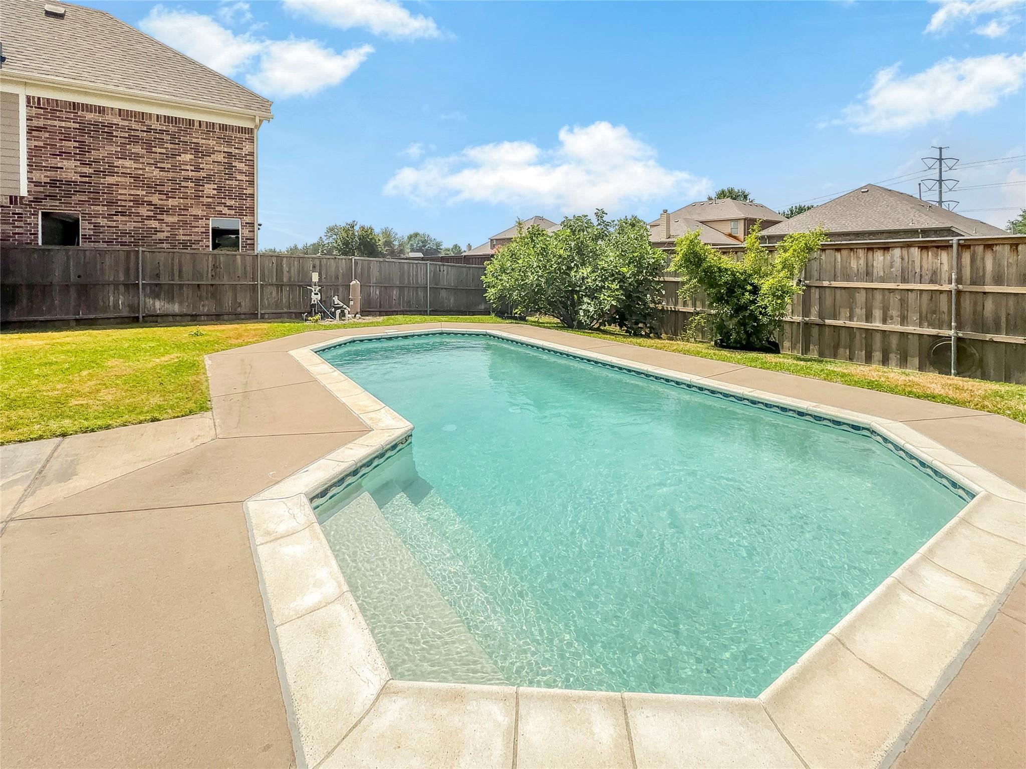 main property photo 4