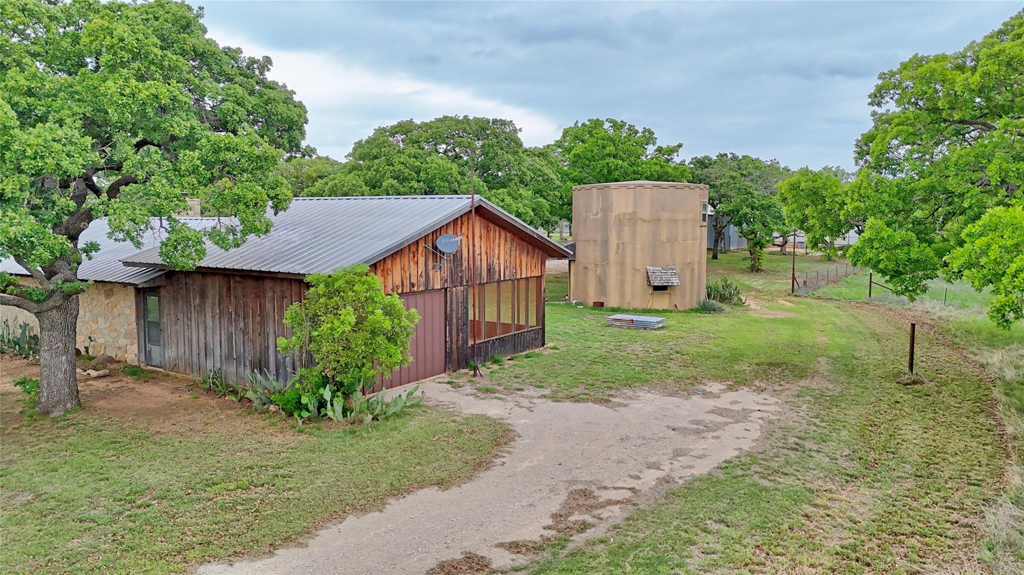 main property photo 22