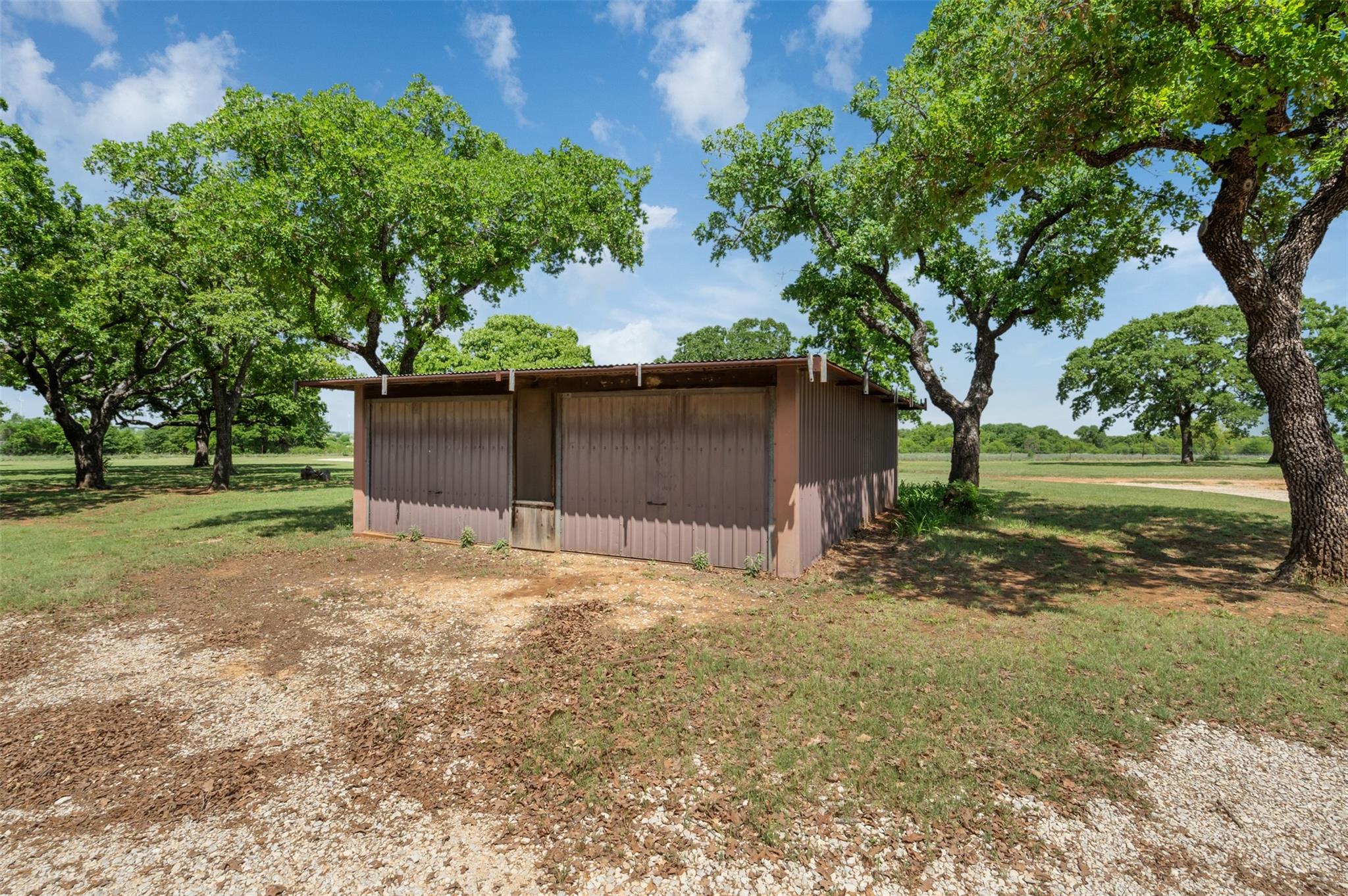 main property photo 33