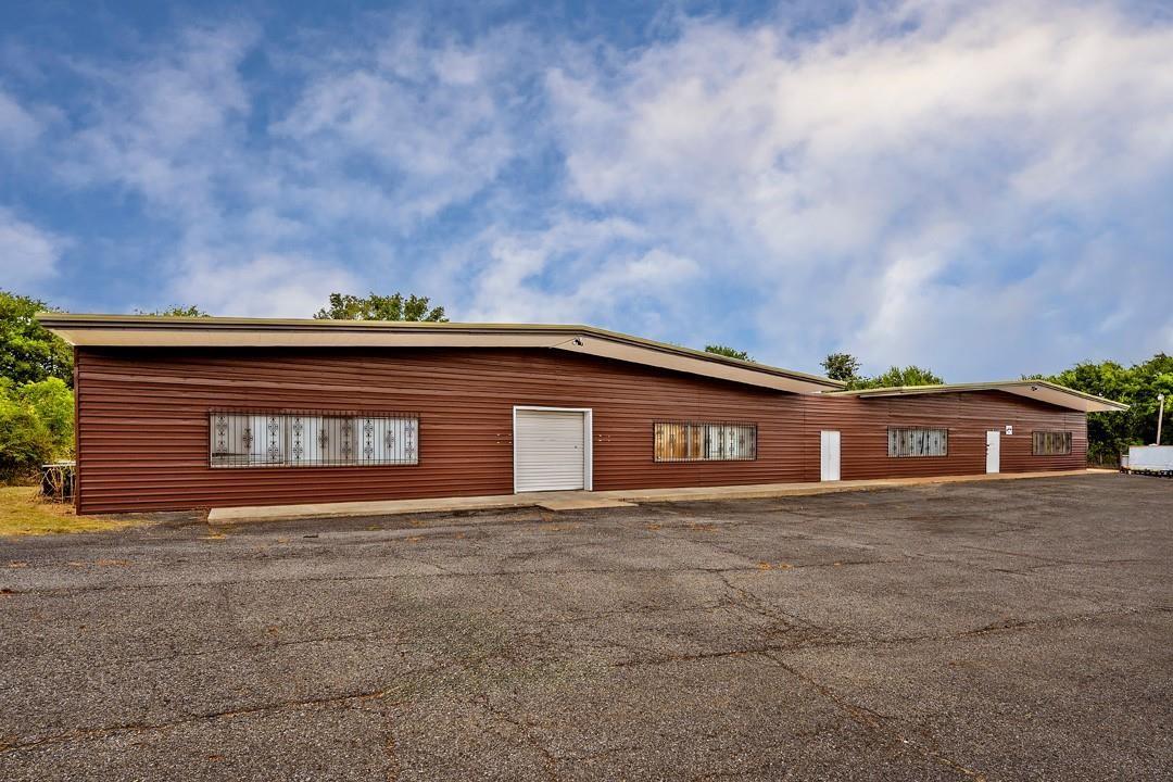 main property photo 18