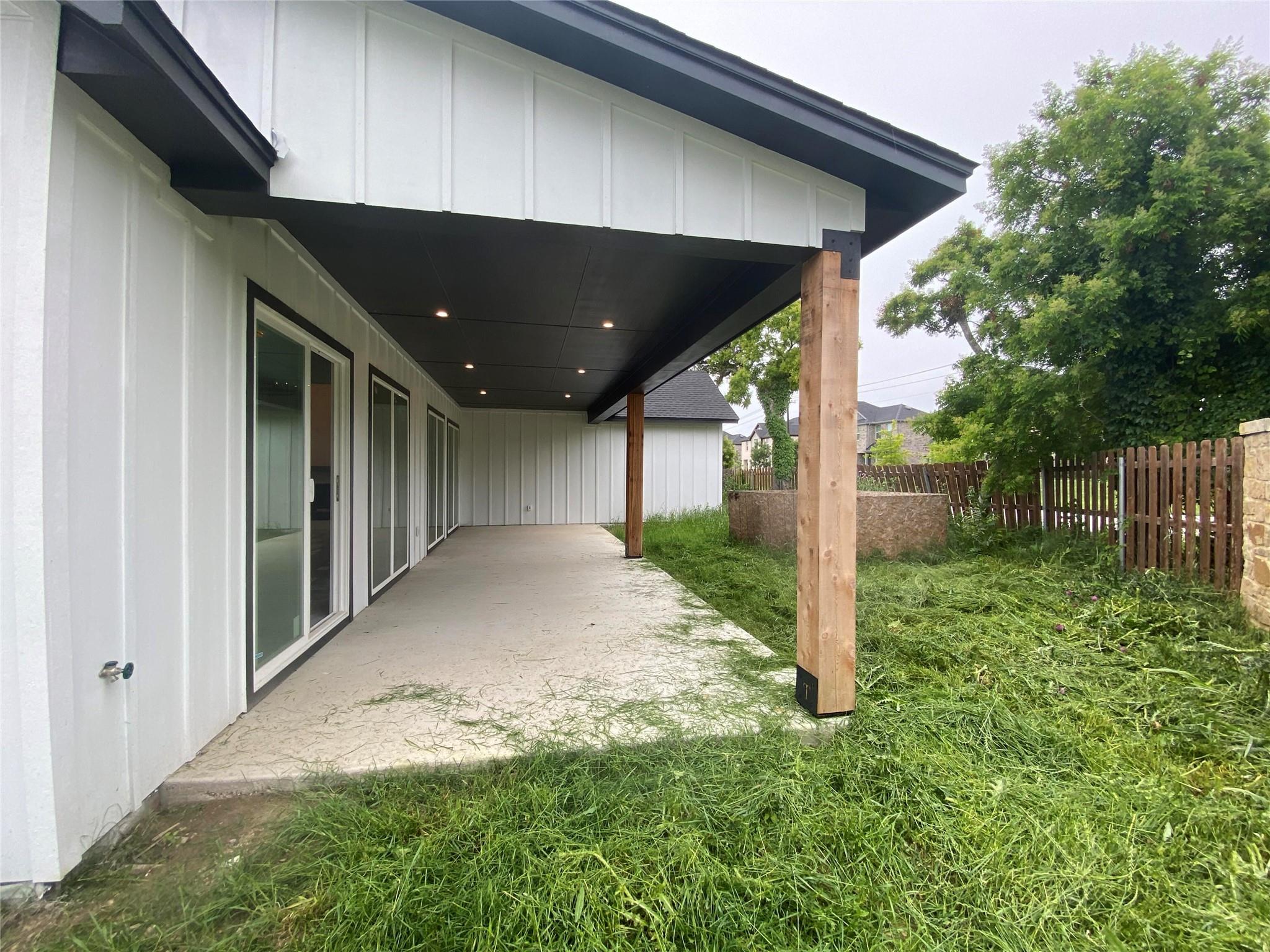 main property photo 20