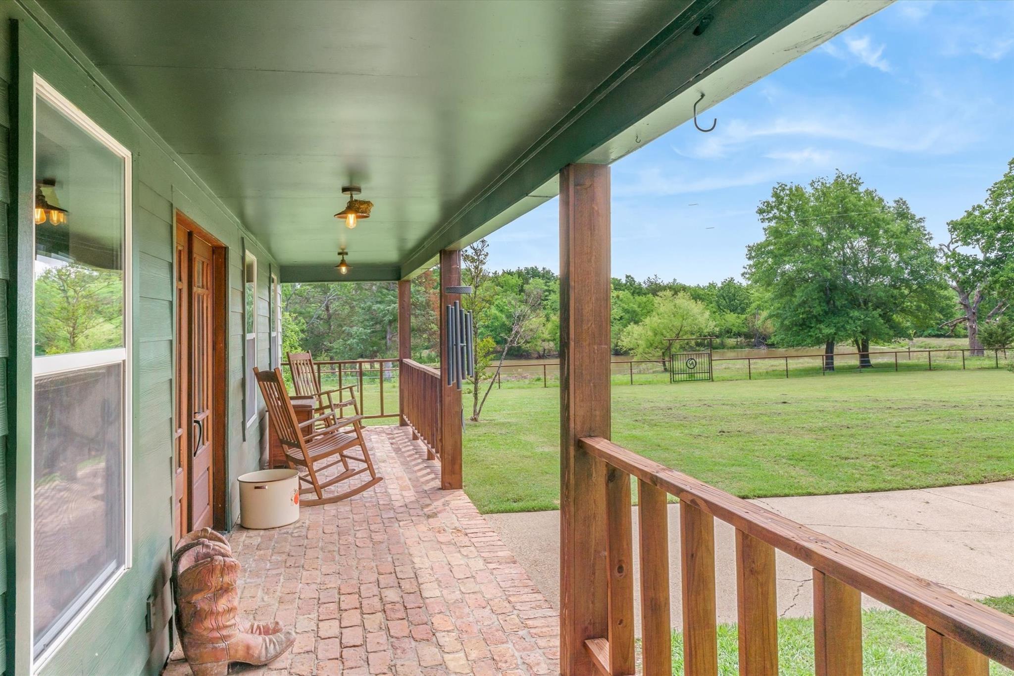 main property photo 8
