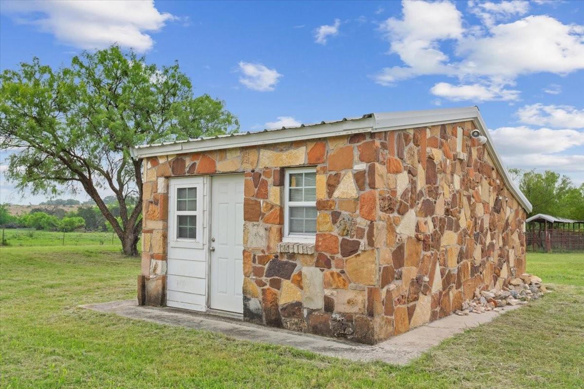main property photo 33