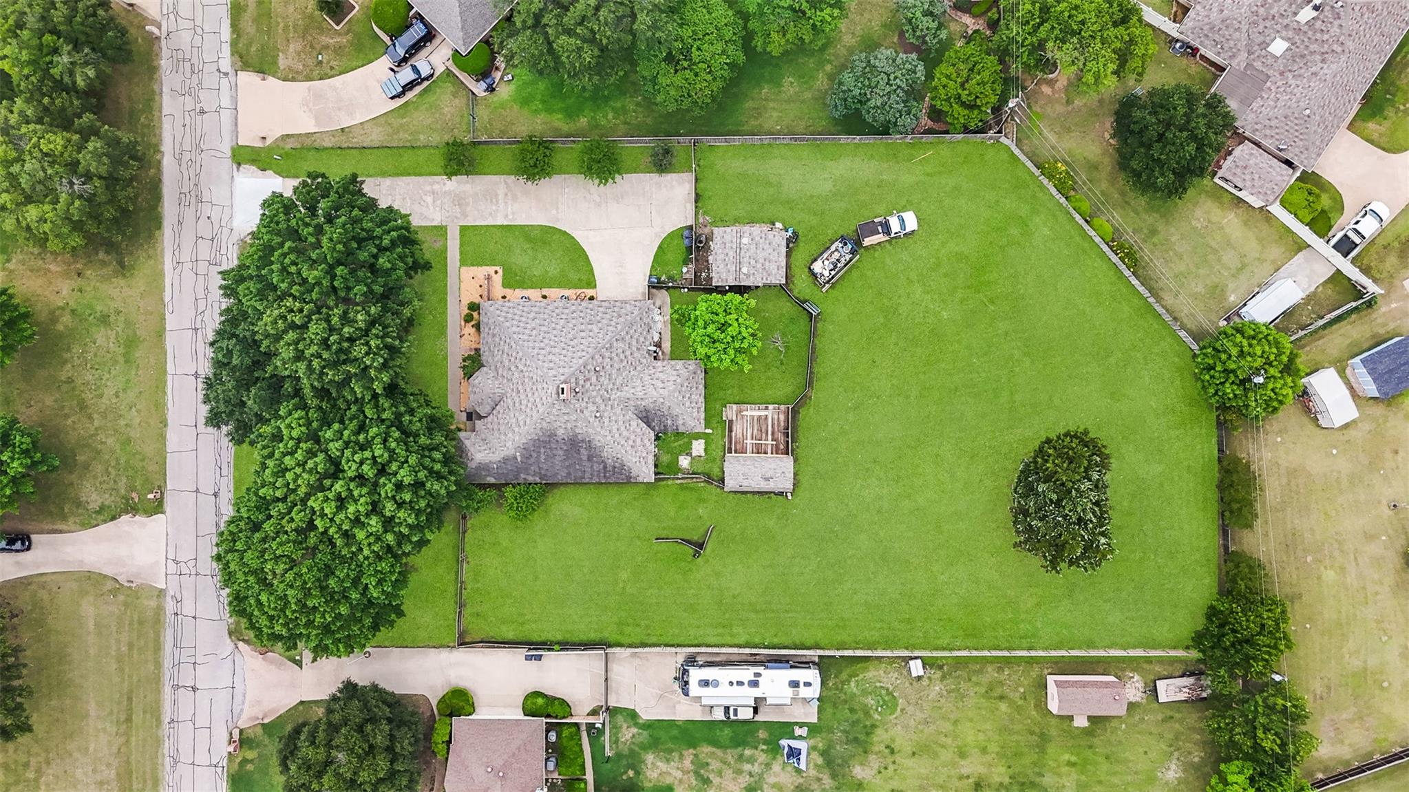main property photo 32