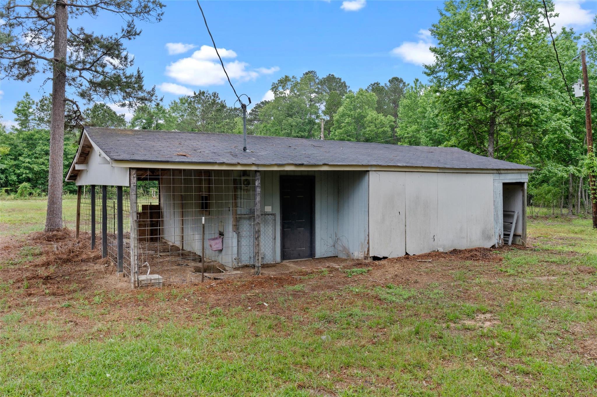 main property photo 23