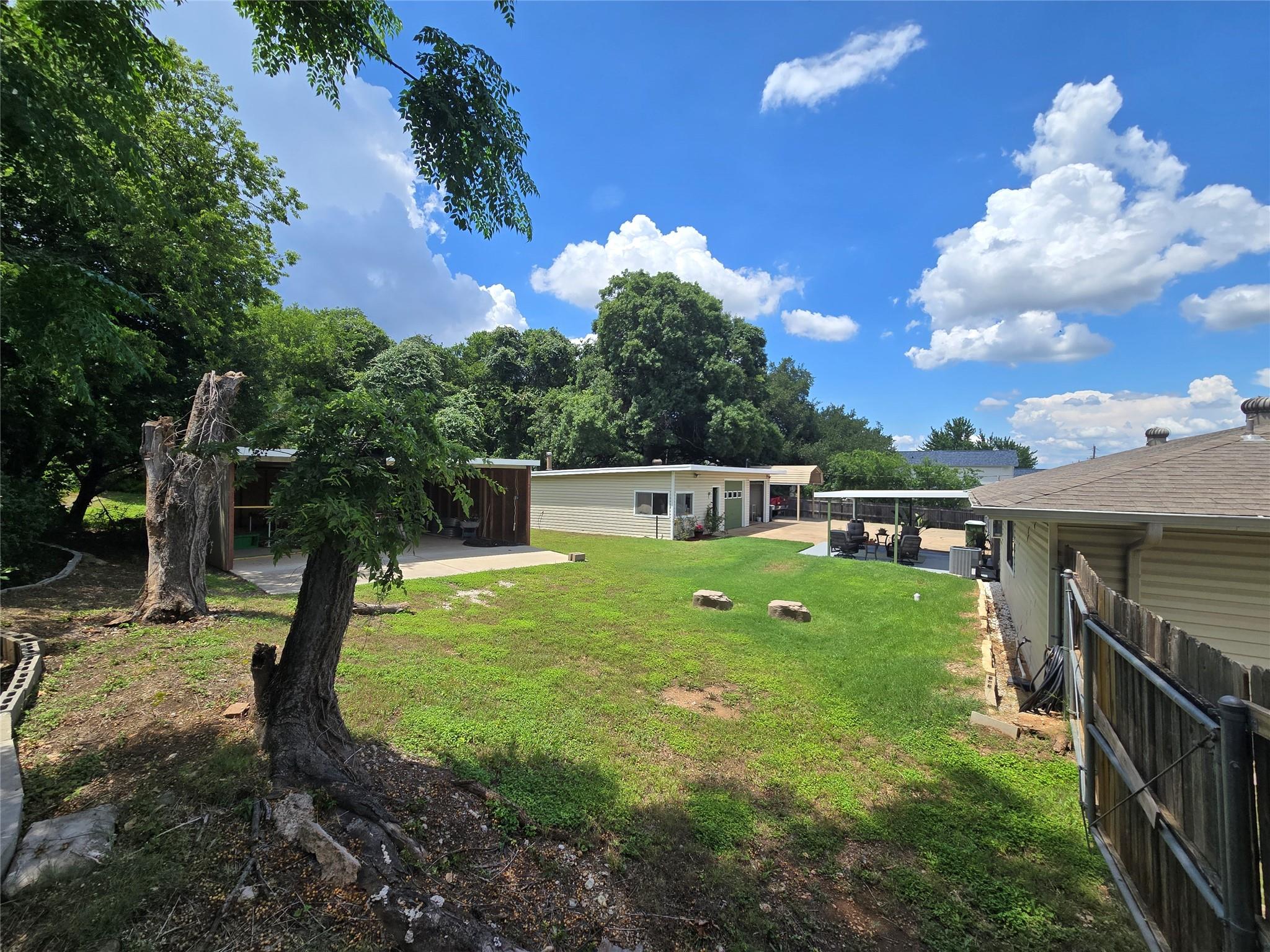 main property photo 8