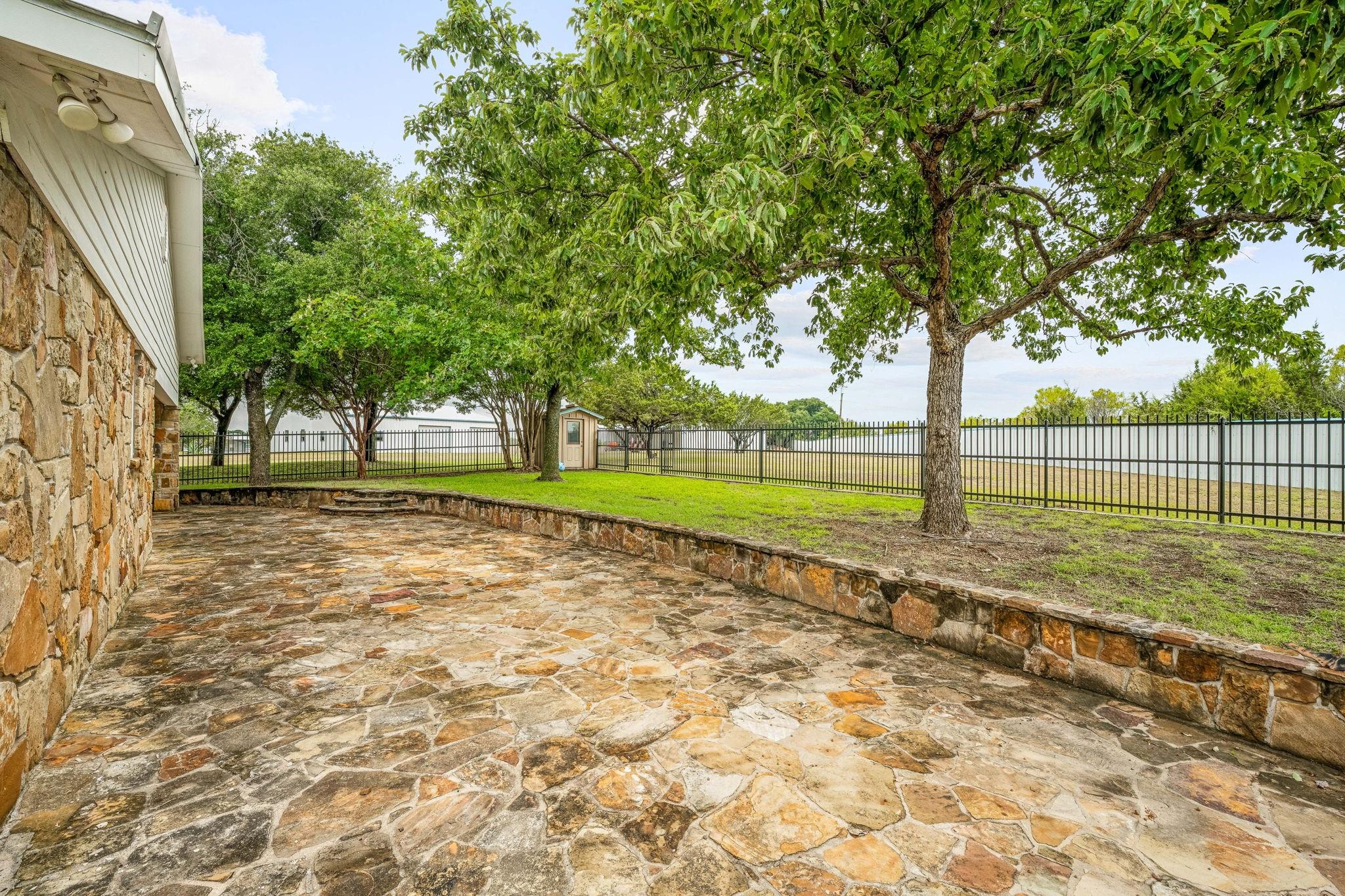 main property photo 29