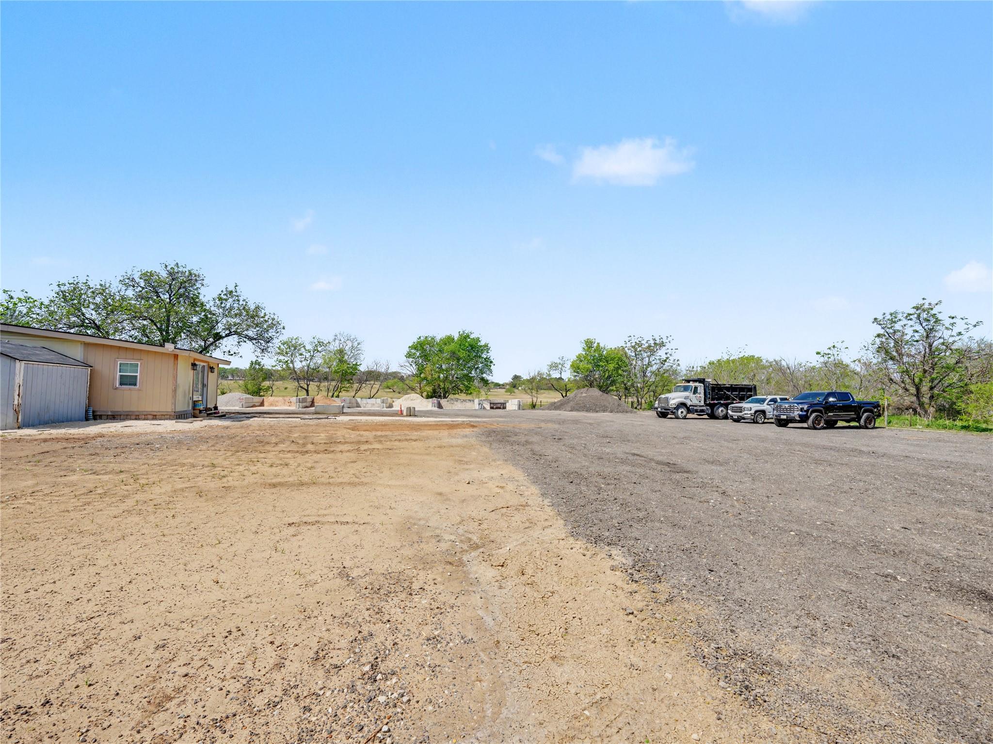 main property photo 28
