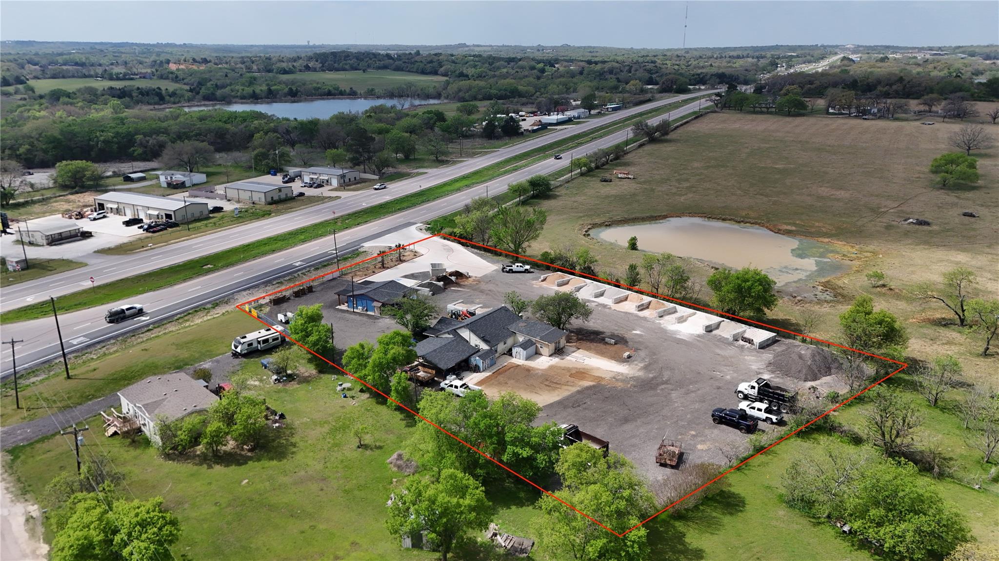 main property photo 3