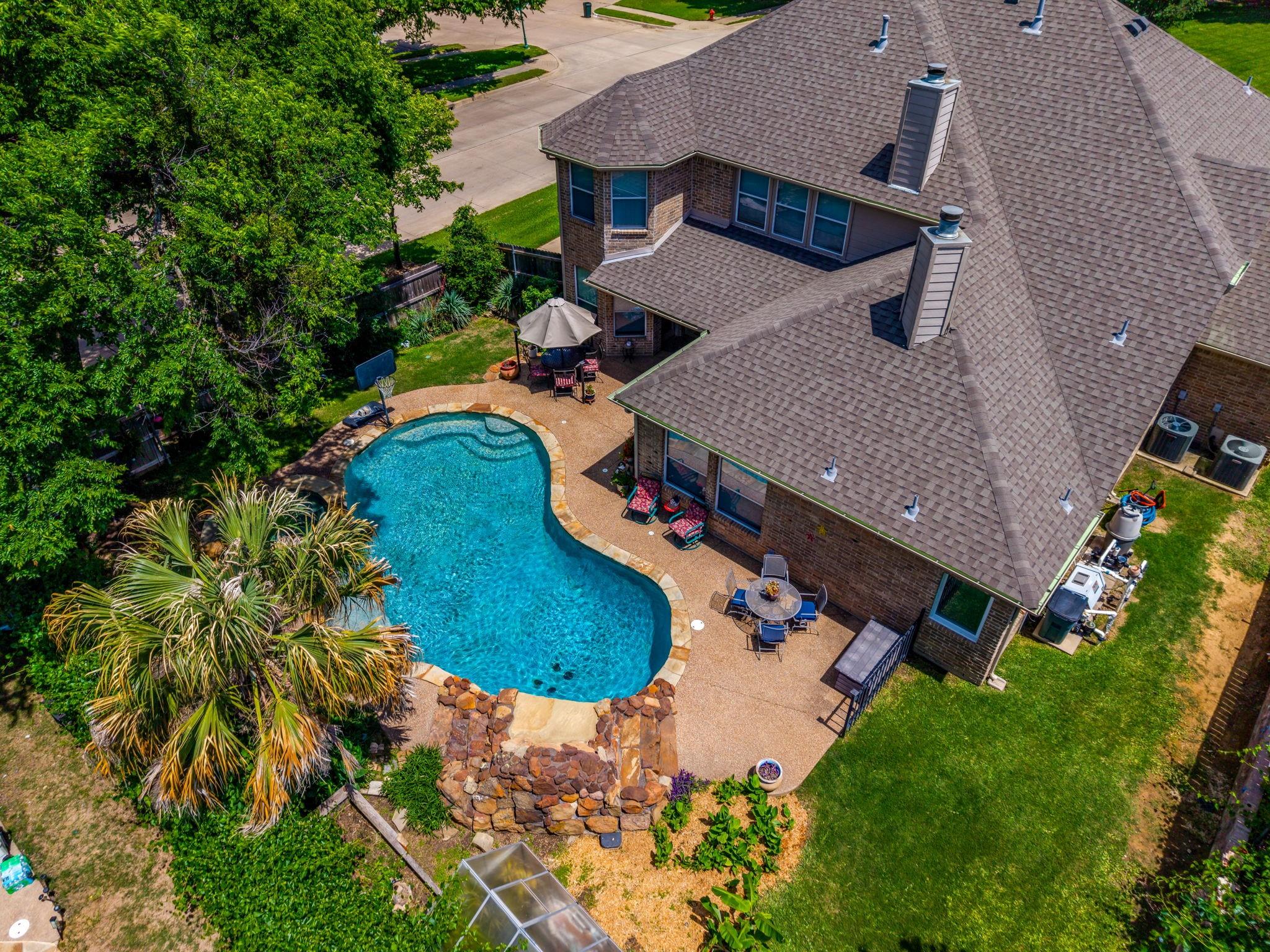 main property photo 32