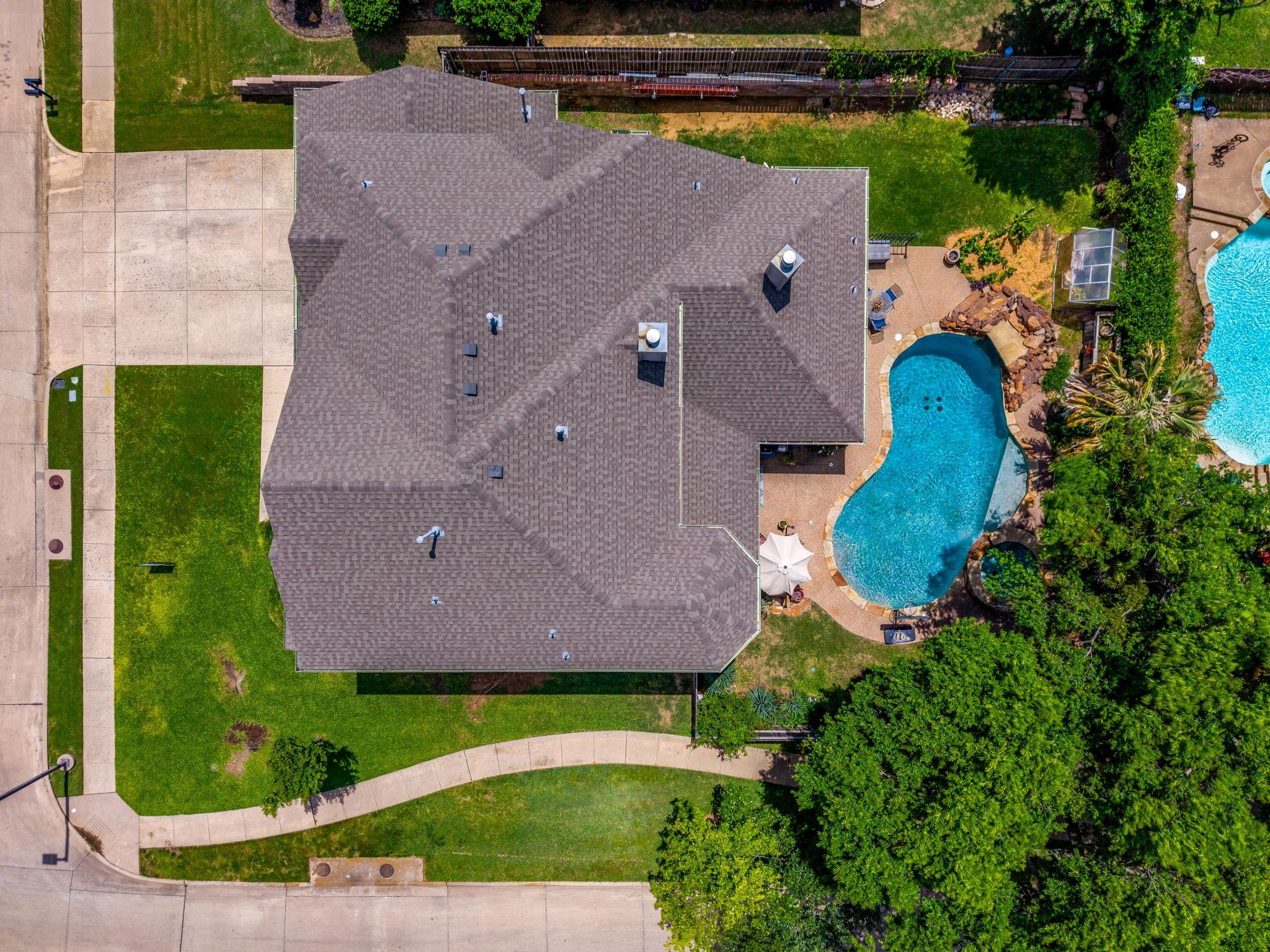 main property photo 33