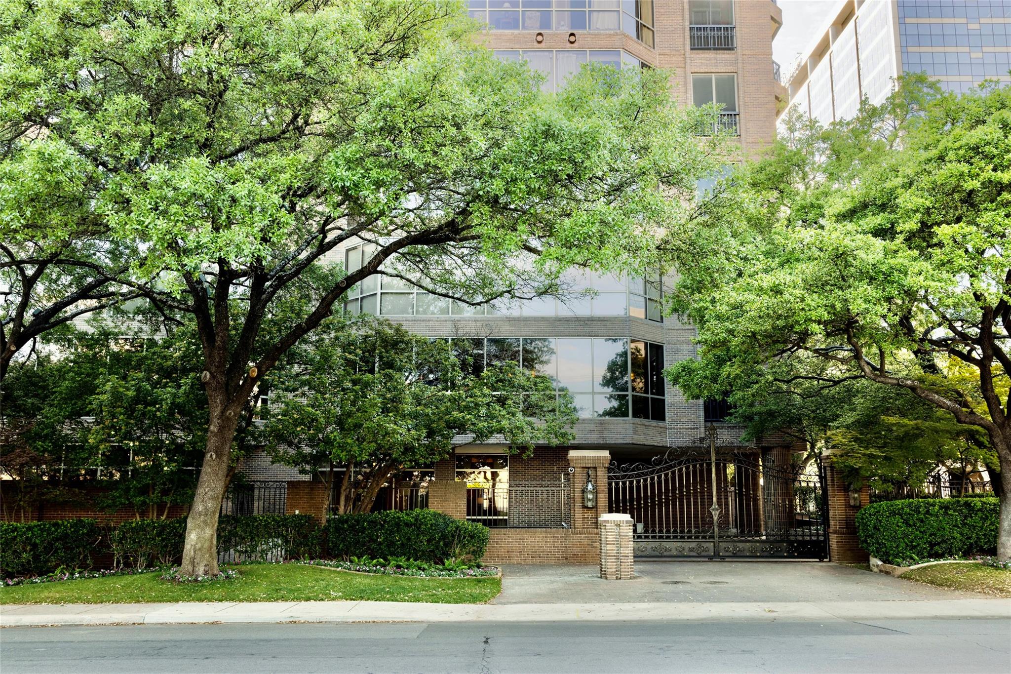 main property photo 37