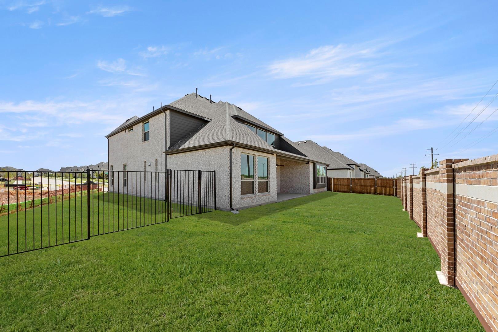 main property photo 25