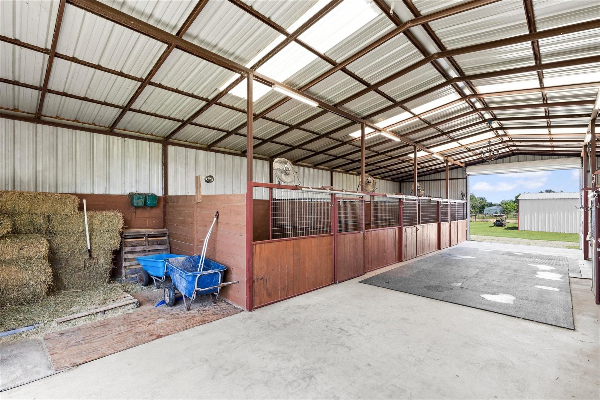 main property photo 29