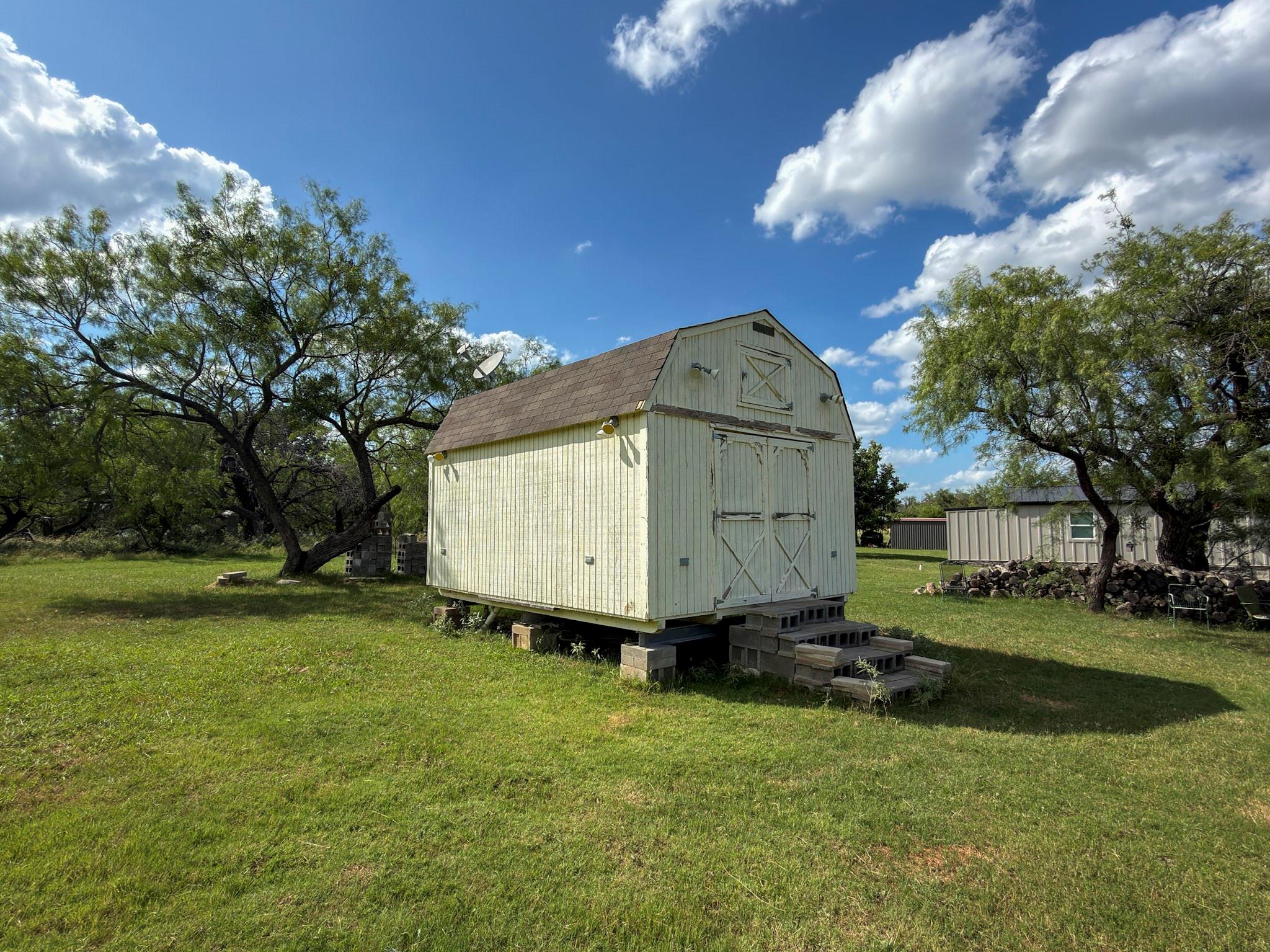 main property photo 9