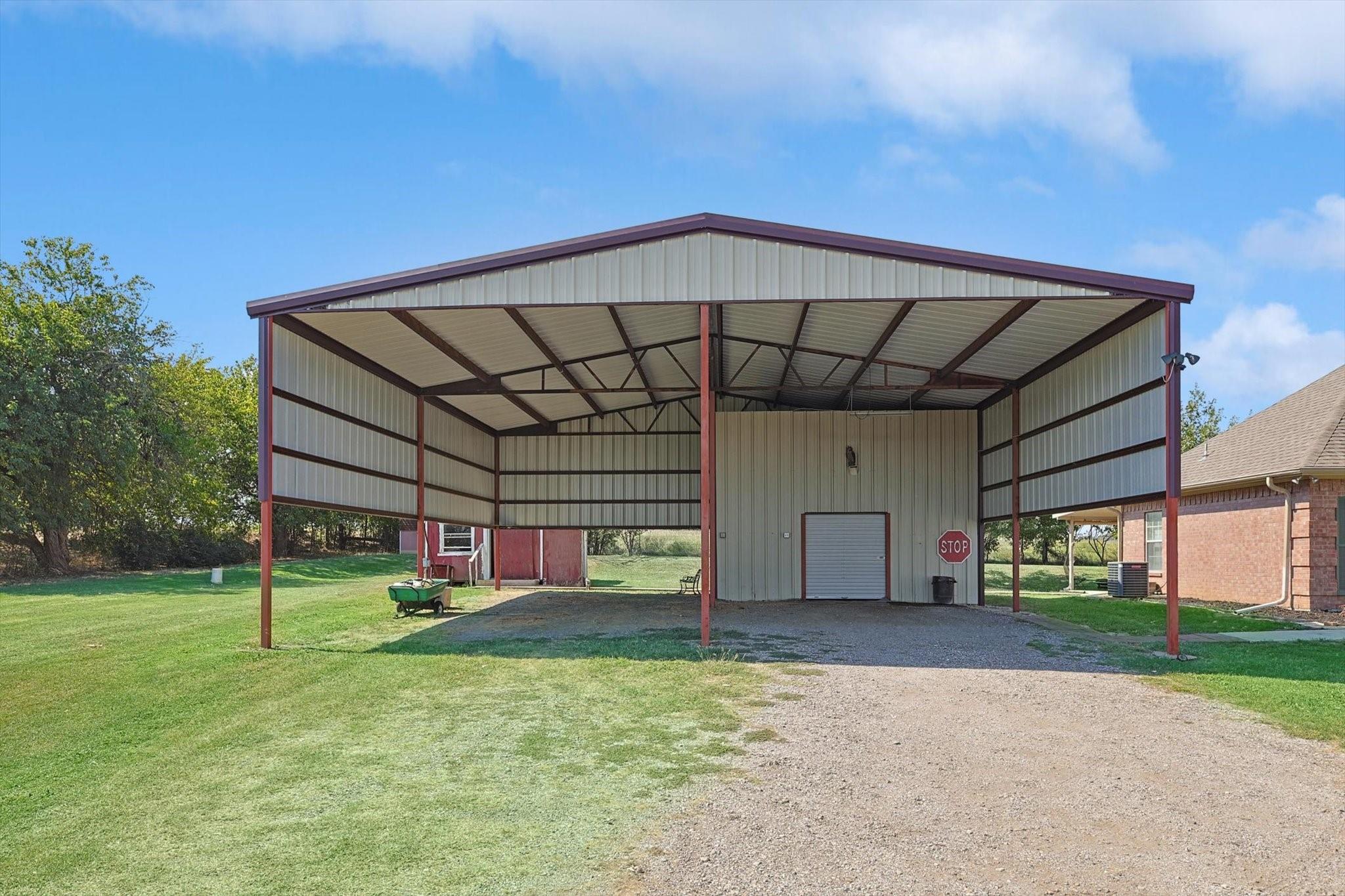 main property photo 25