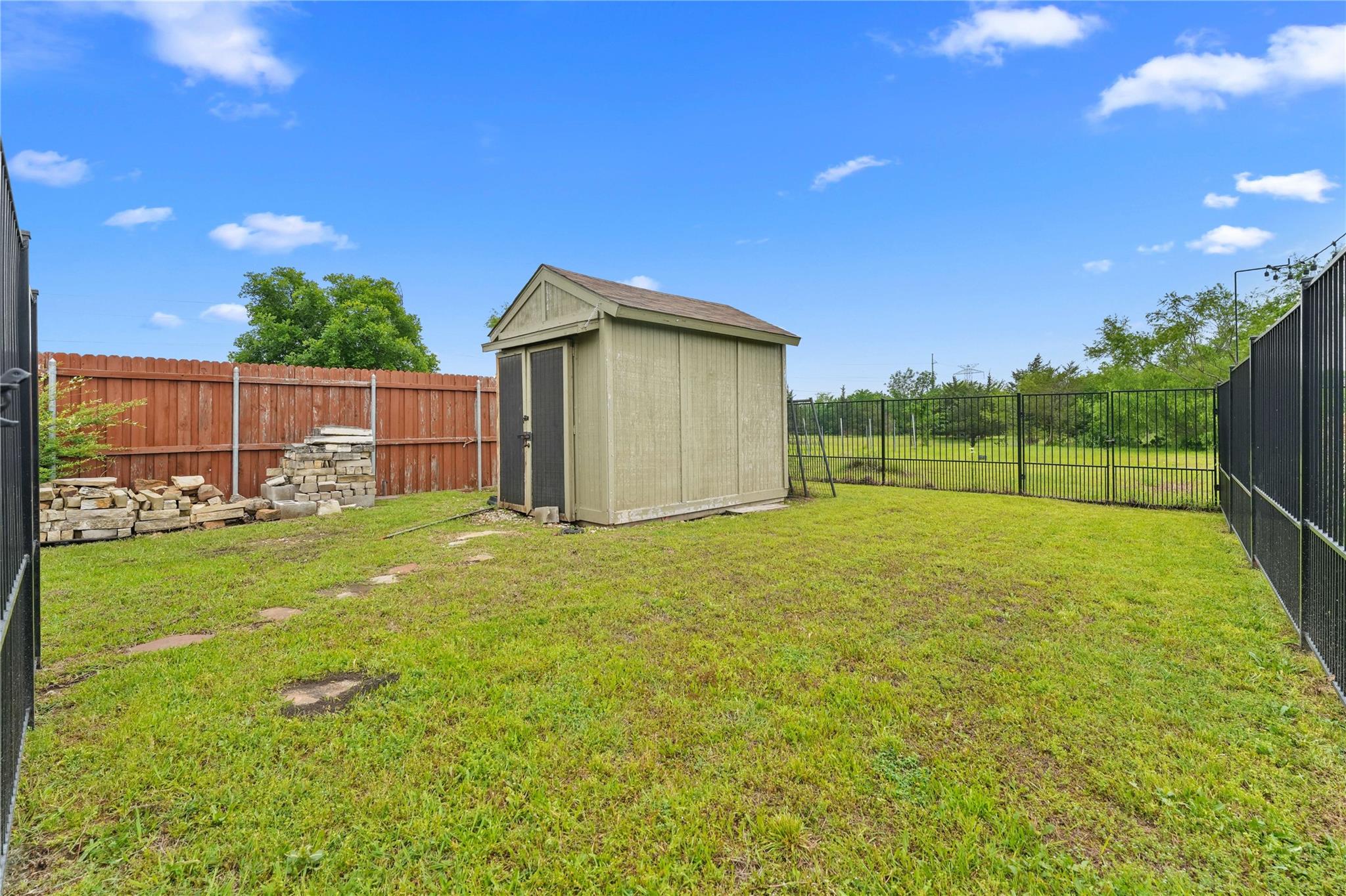 main property photo 15