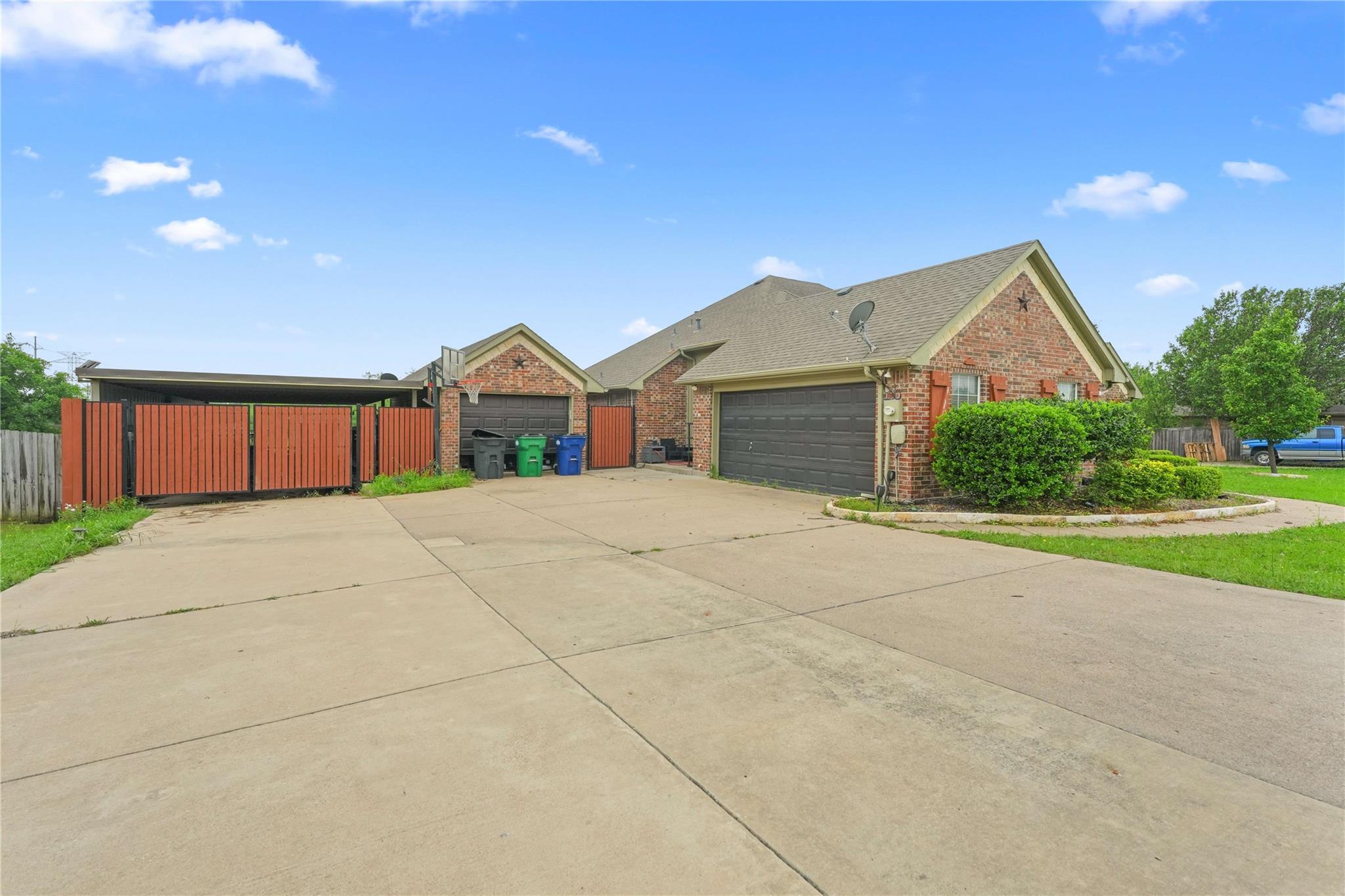 main property photo 16