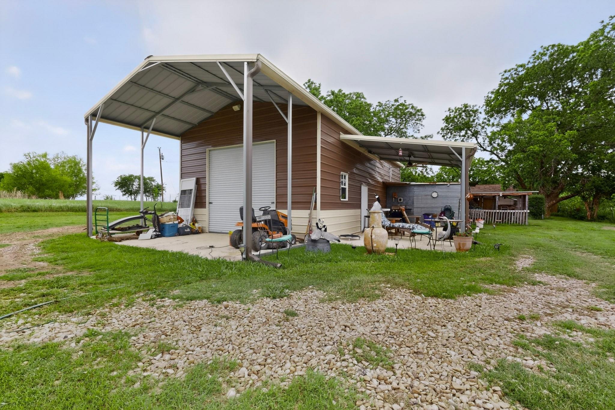 main property photo 29