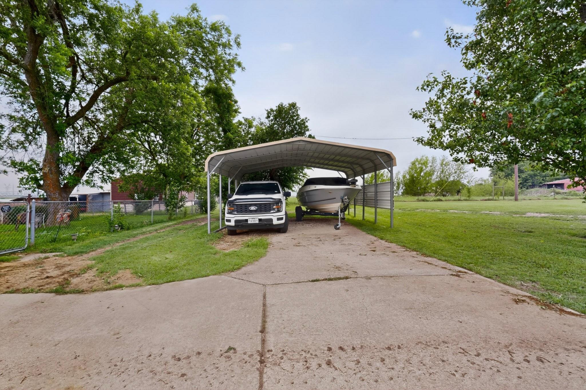 main property photo 33