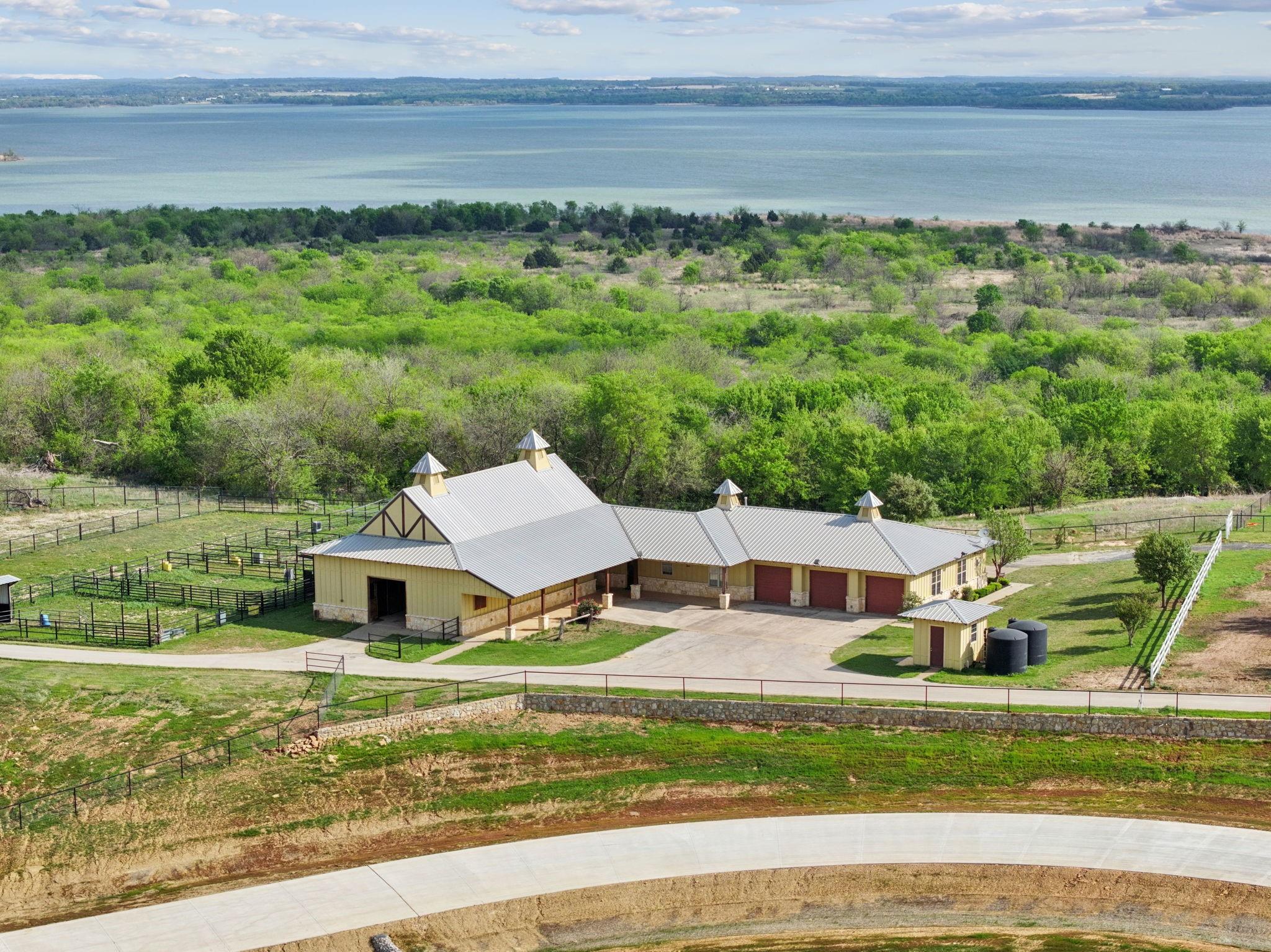 main property photo 6