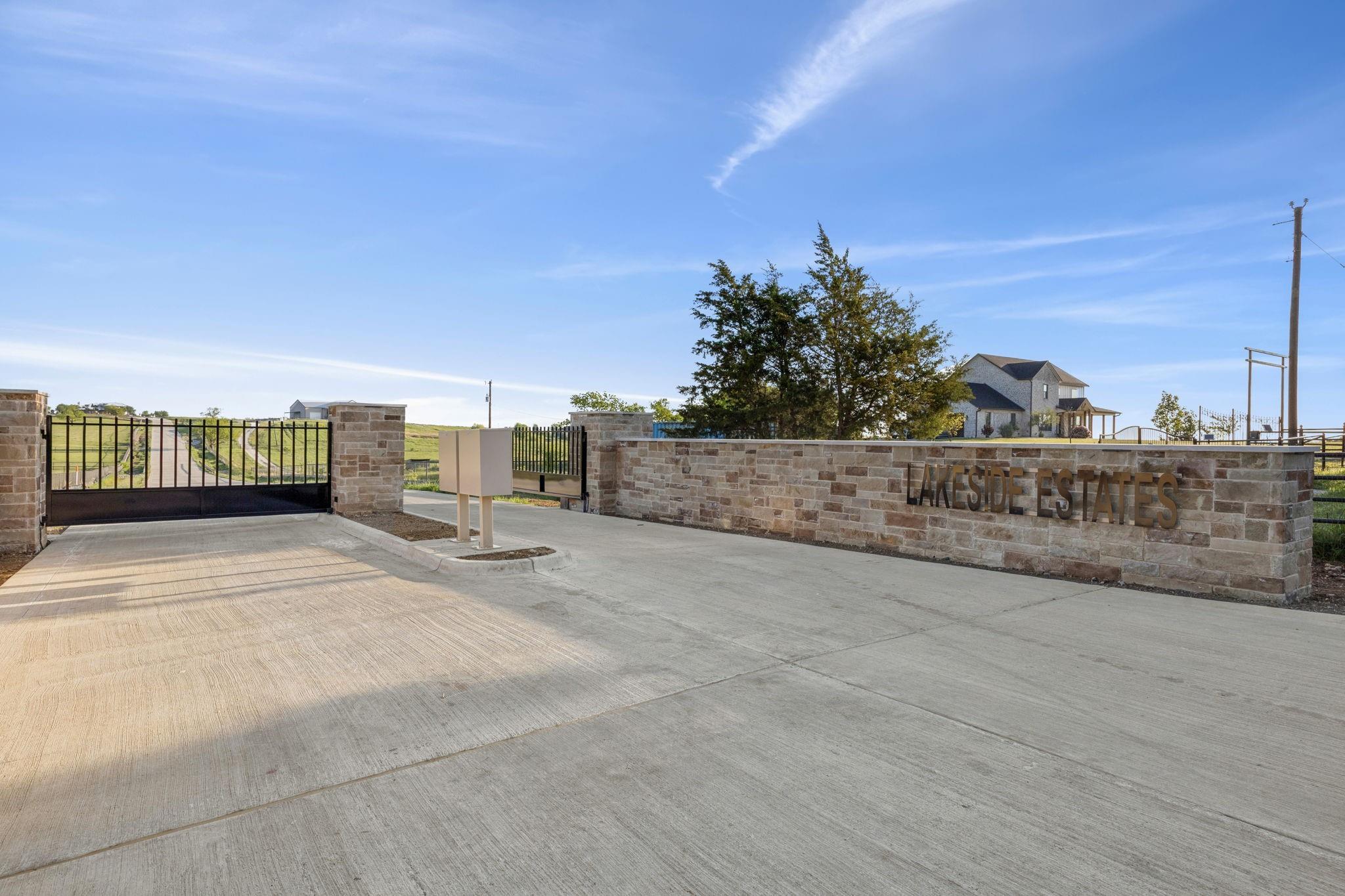main property photo 13