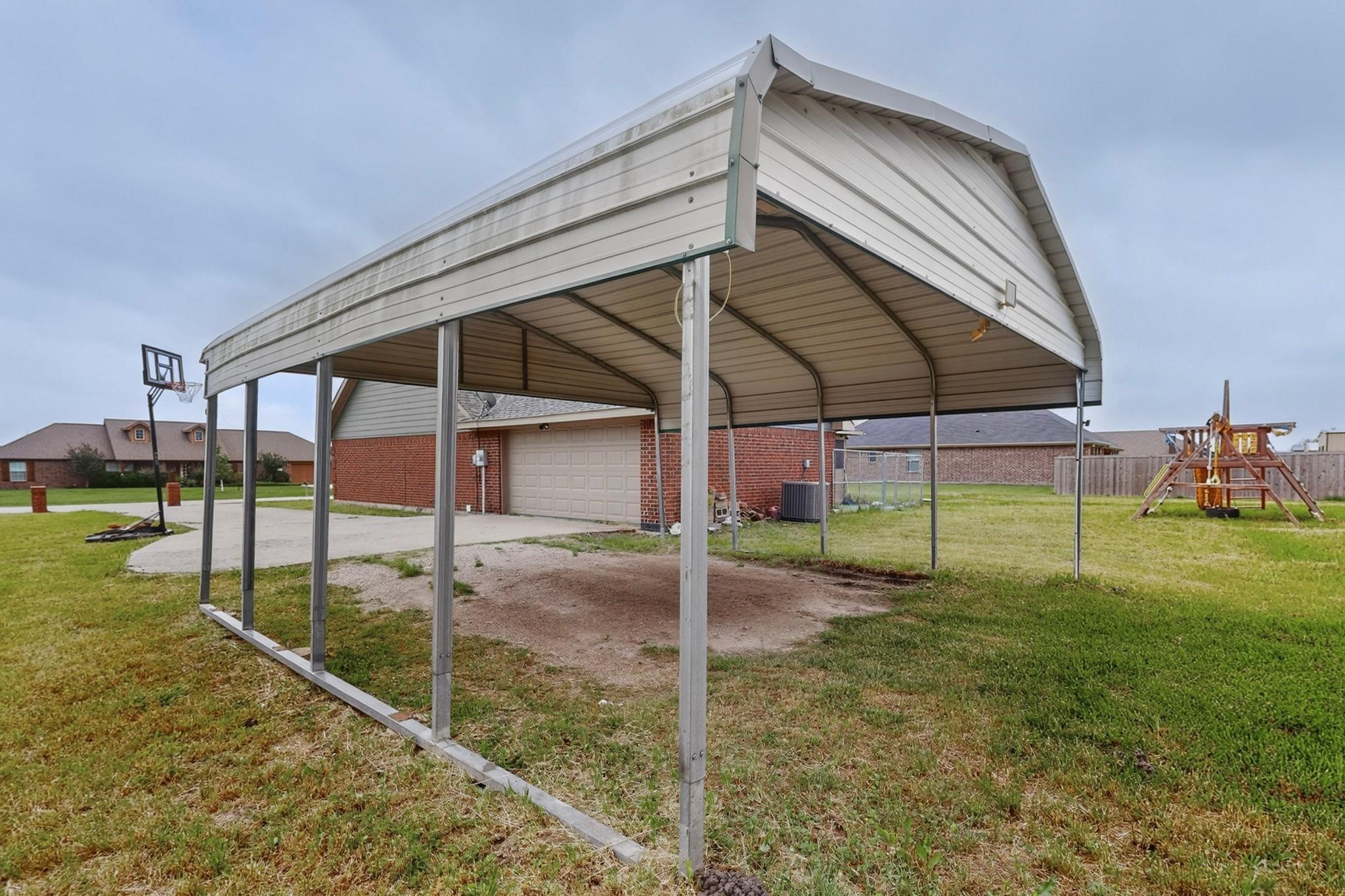 main property photo 32