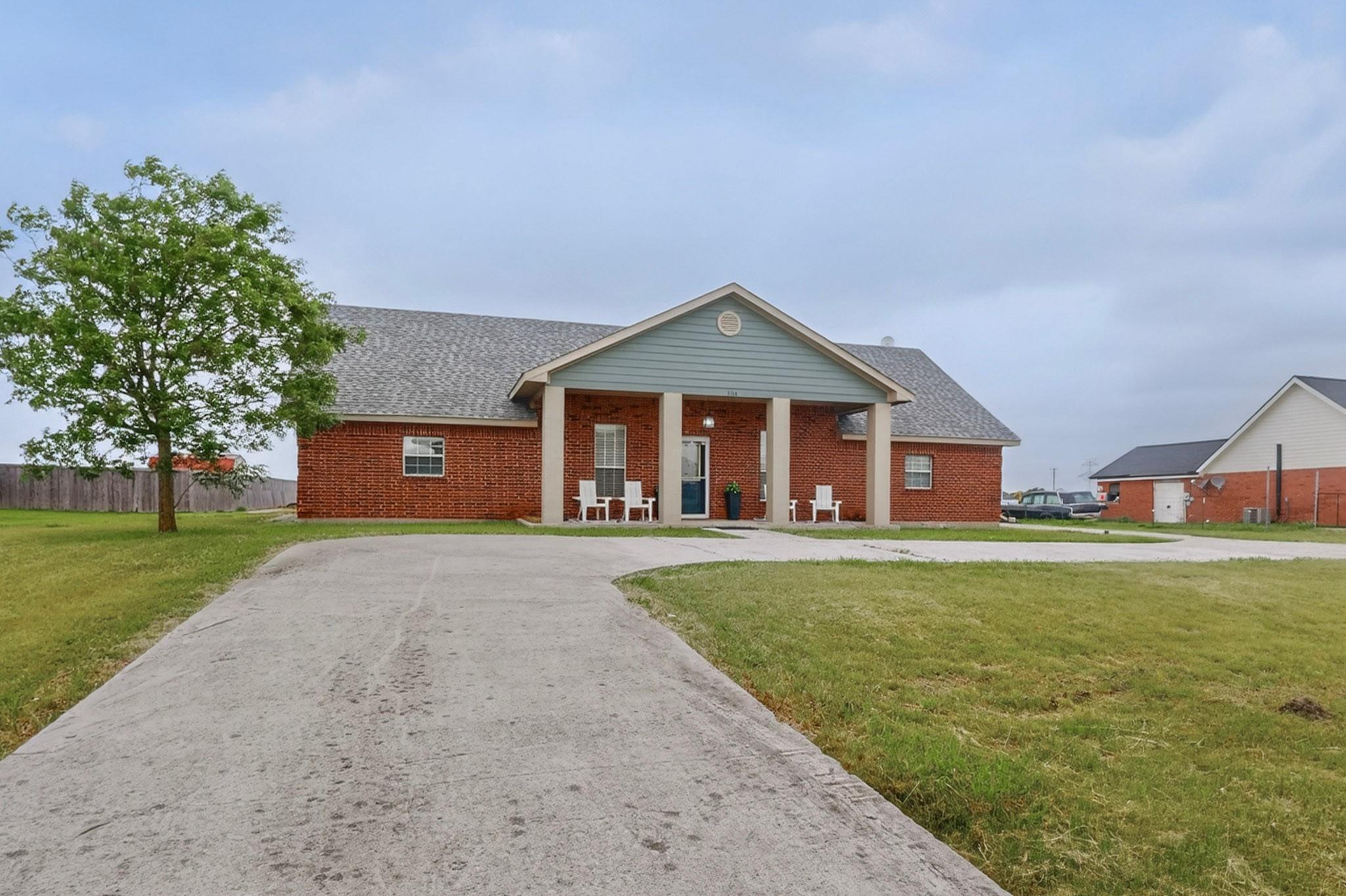 main property photo 6