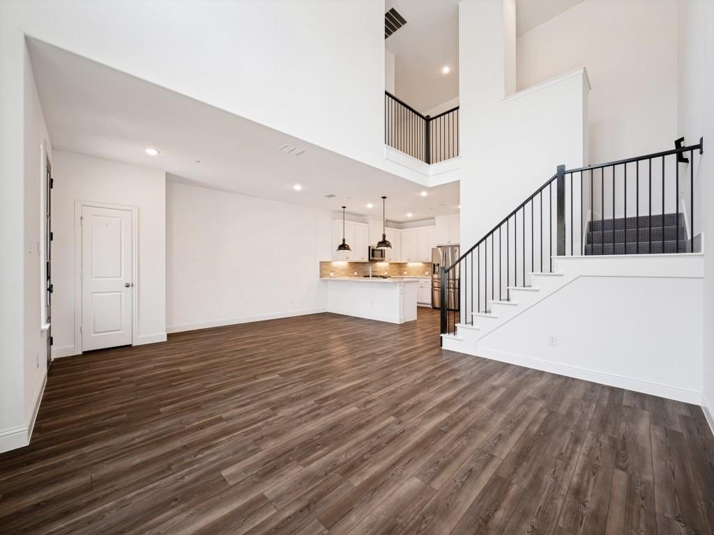 property viewer photo 3