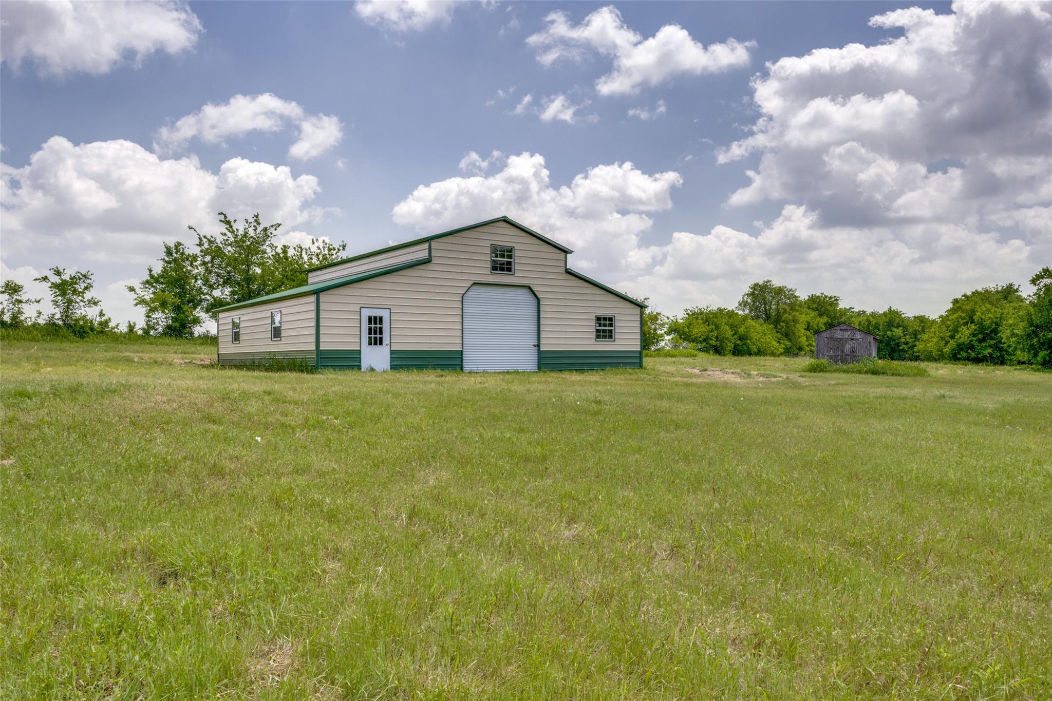 main property photo 14