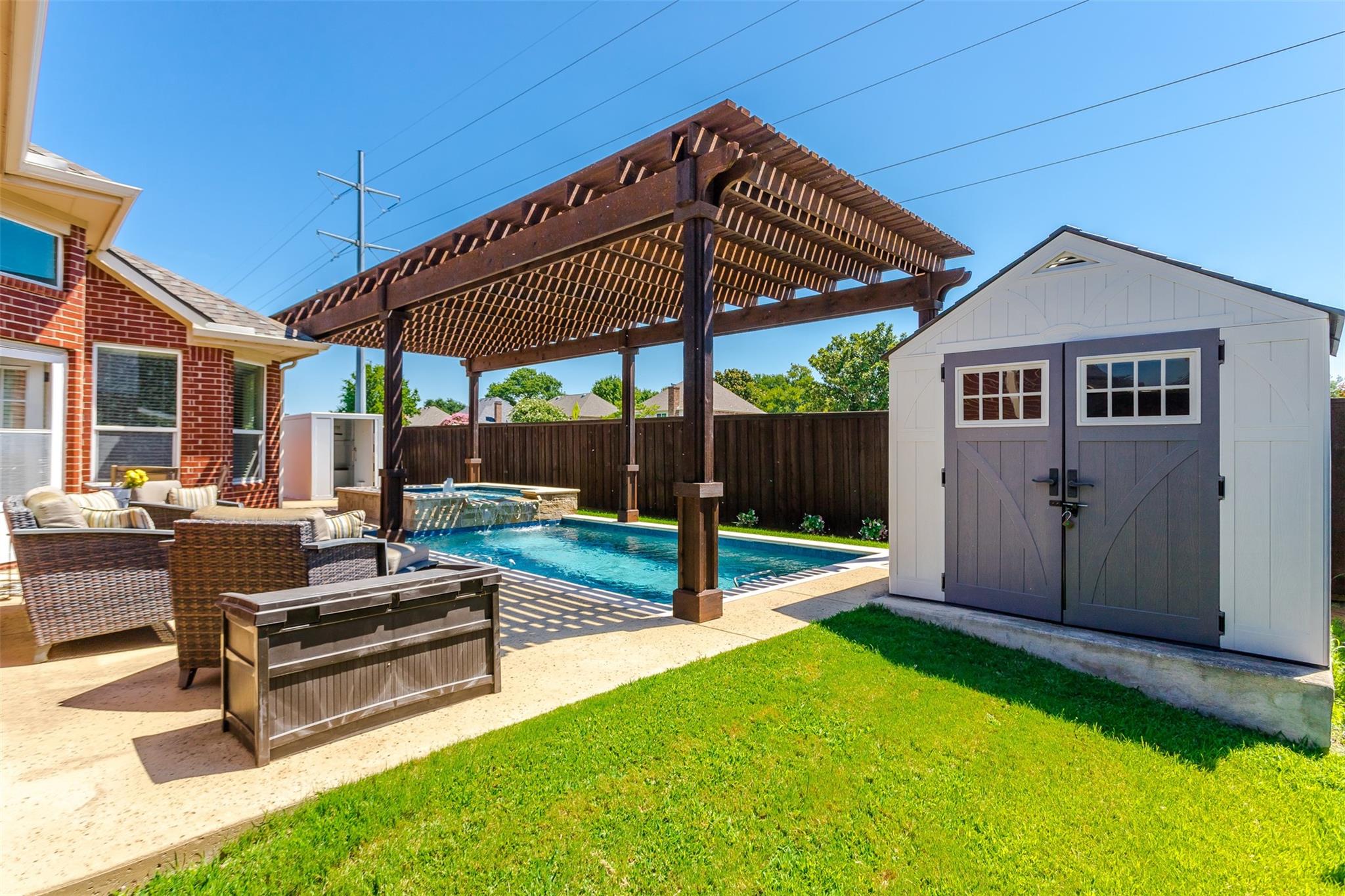 main property photo 28