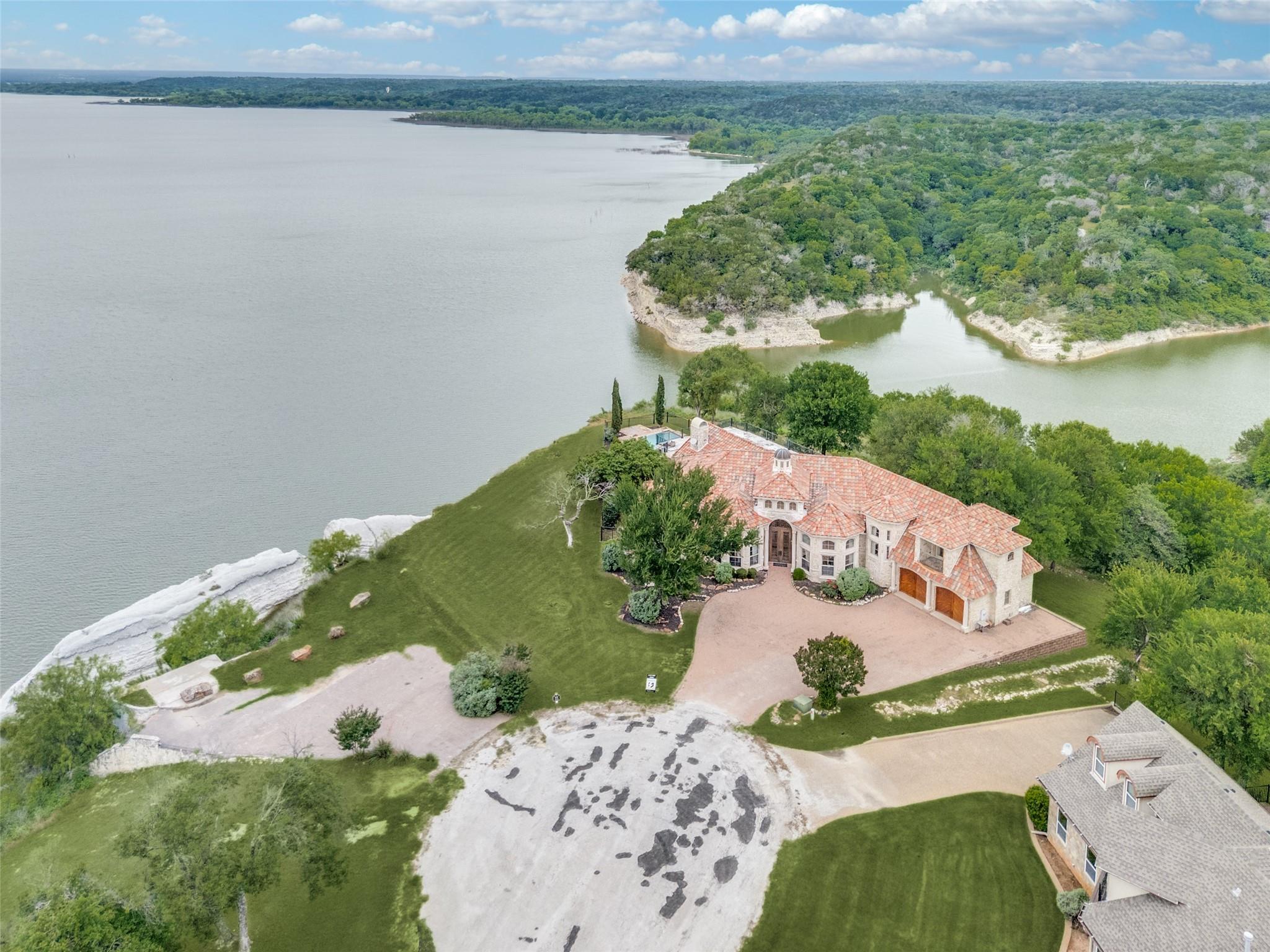 main property photo 14