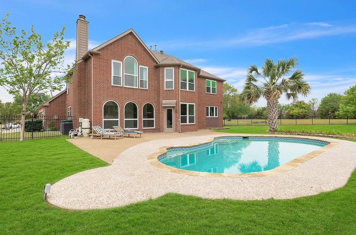 main property photo 19